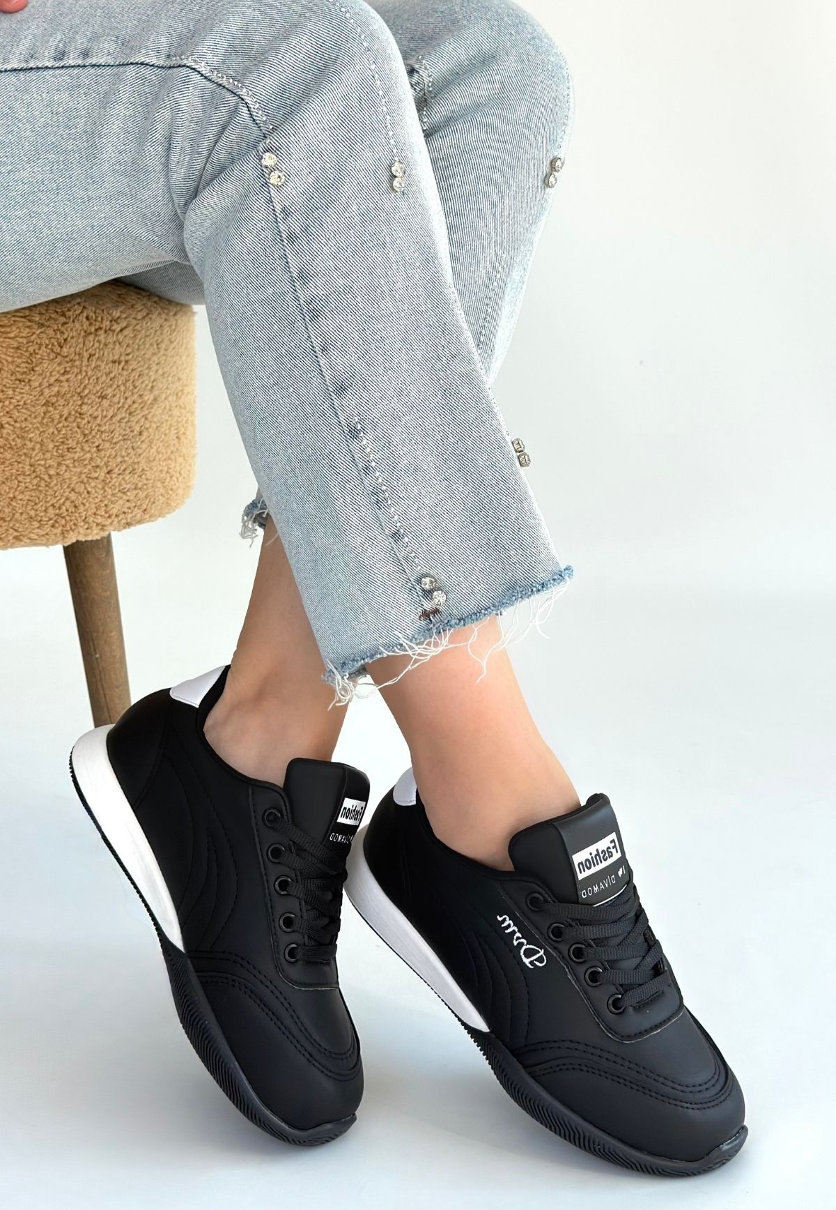 Tawen Siyah Cilt Bağcıklı Spor Ayakkabı Tawen Siyah Cilt Bağcıklı Spor Ayakkabı