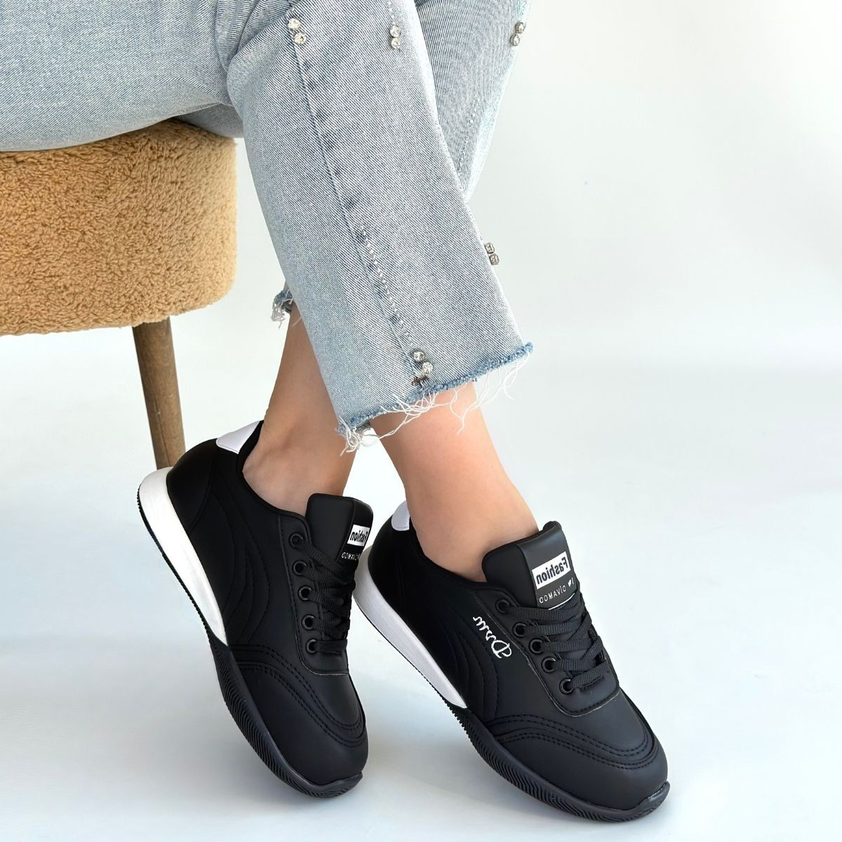 Tawen Siyah Cilt Bağcıklı Spor Ayakkabı Tawen Siyah Cilt Bağcıklı Spor Ayakkabı