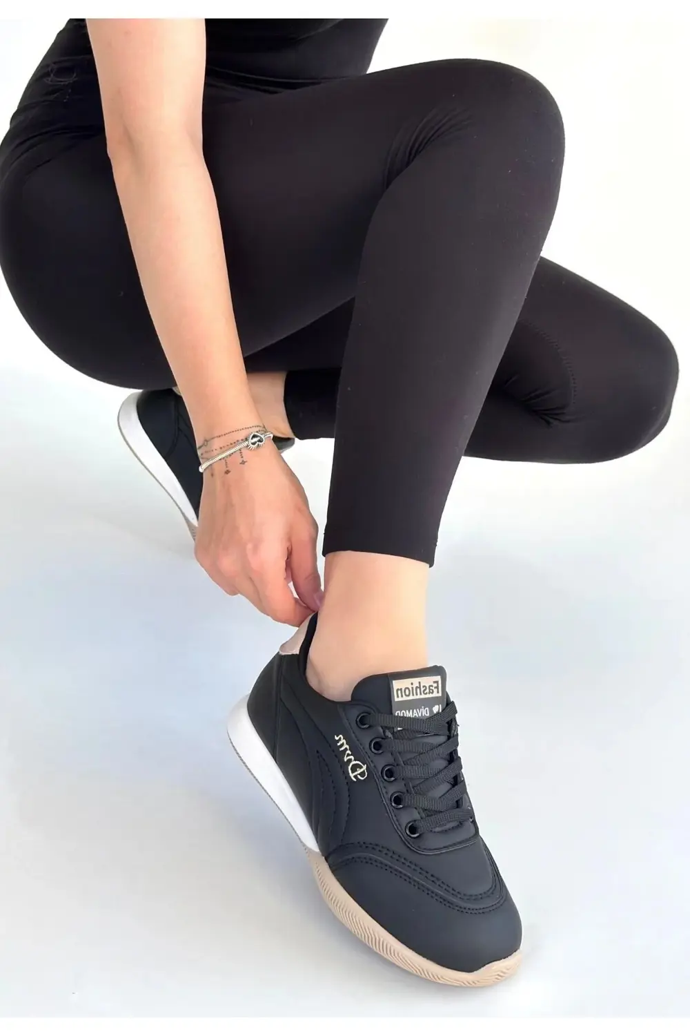 Tawen Siyah Cilt Bej Tabanlı Bağcıklı Spor Ayakkabı