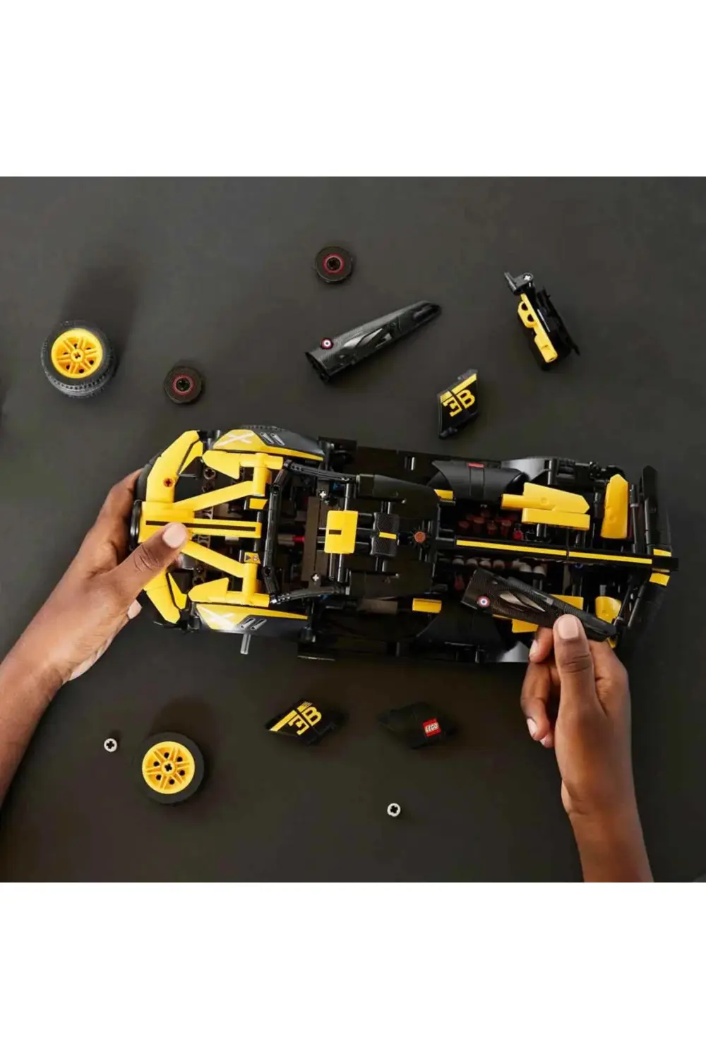 Technic Bugatti Bolide 42151