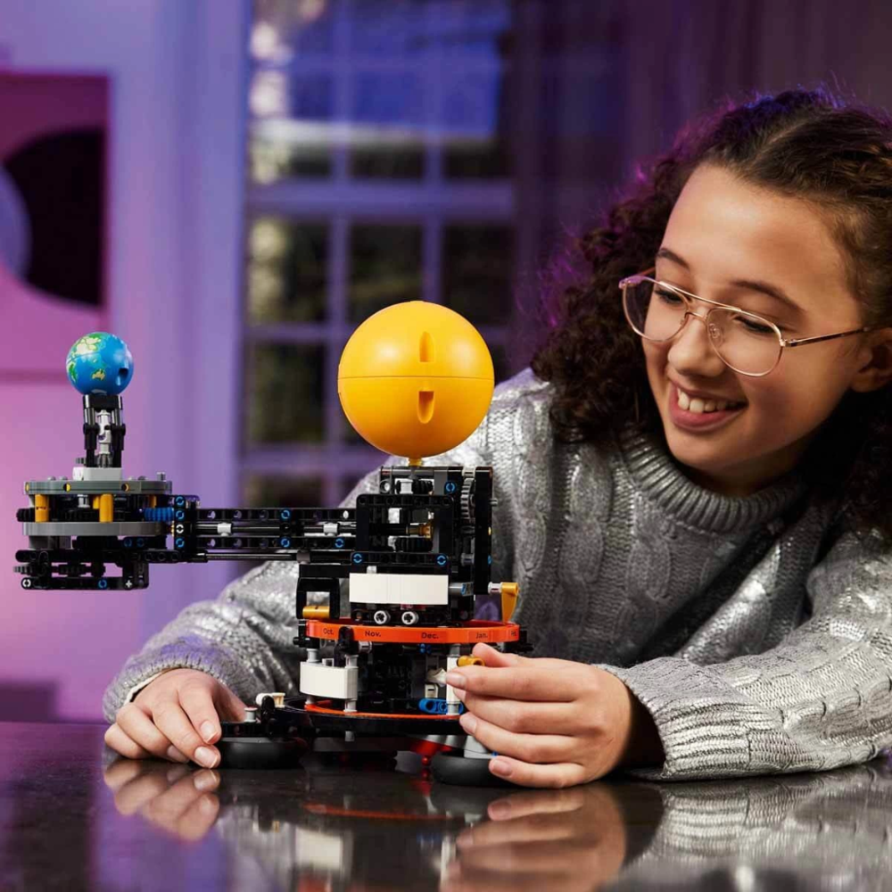 Technic Dünya ve Ay Yörüngesi 42179