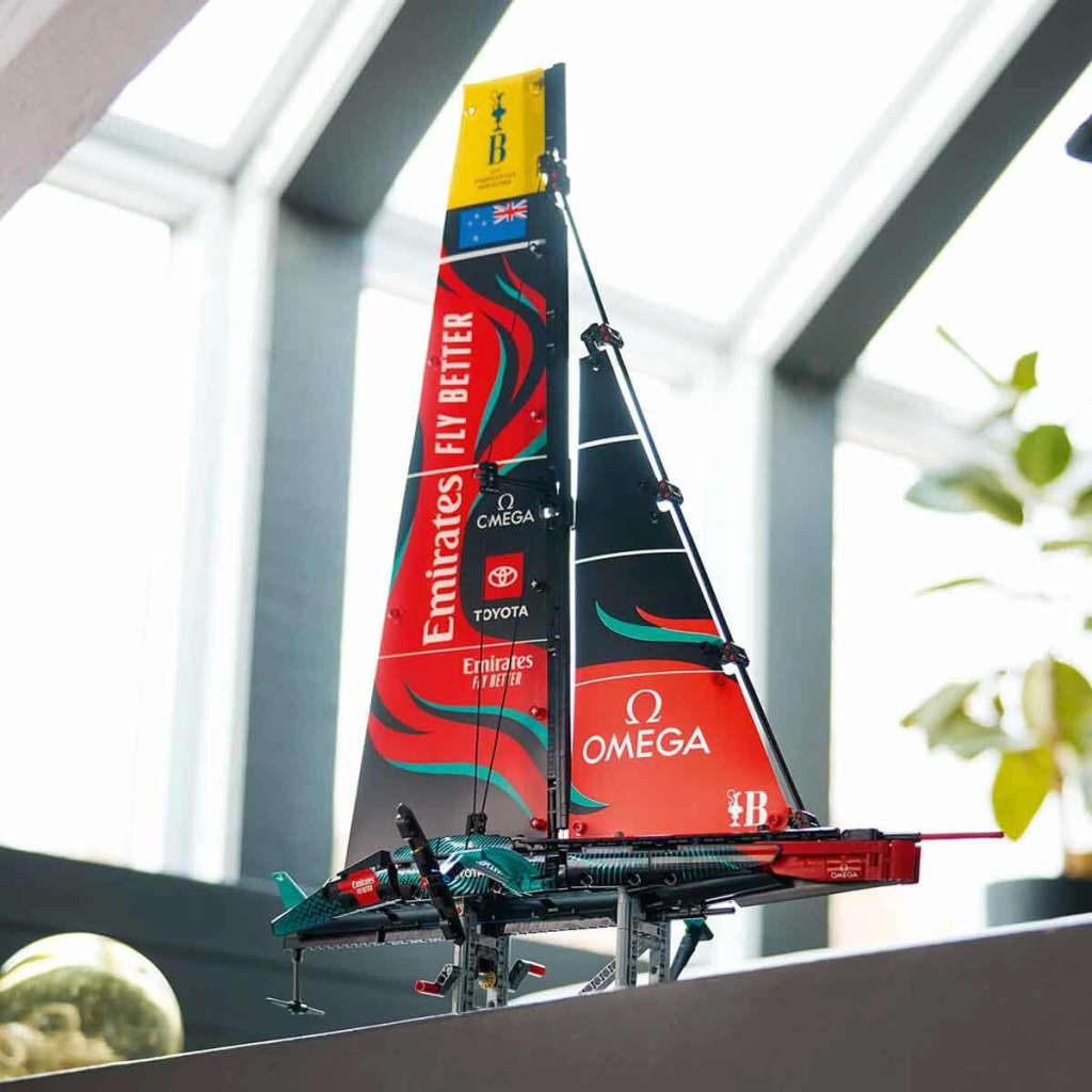 Technic Emirates Team New Zealand AC75 Yat 42174