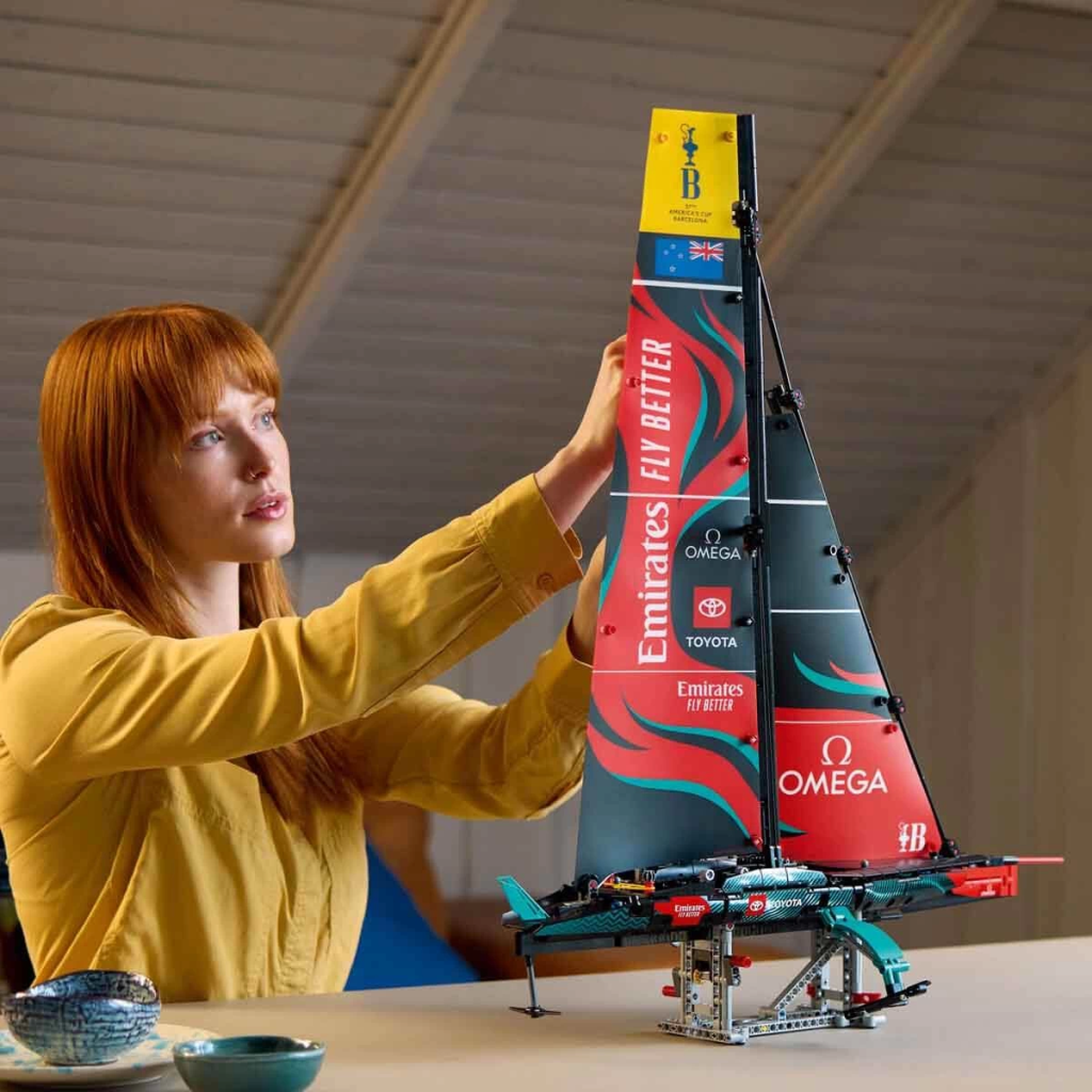 Technic Emirates Team New Zealand AC75 Yat 42174
