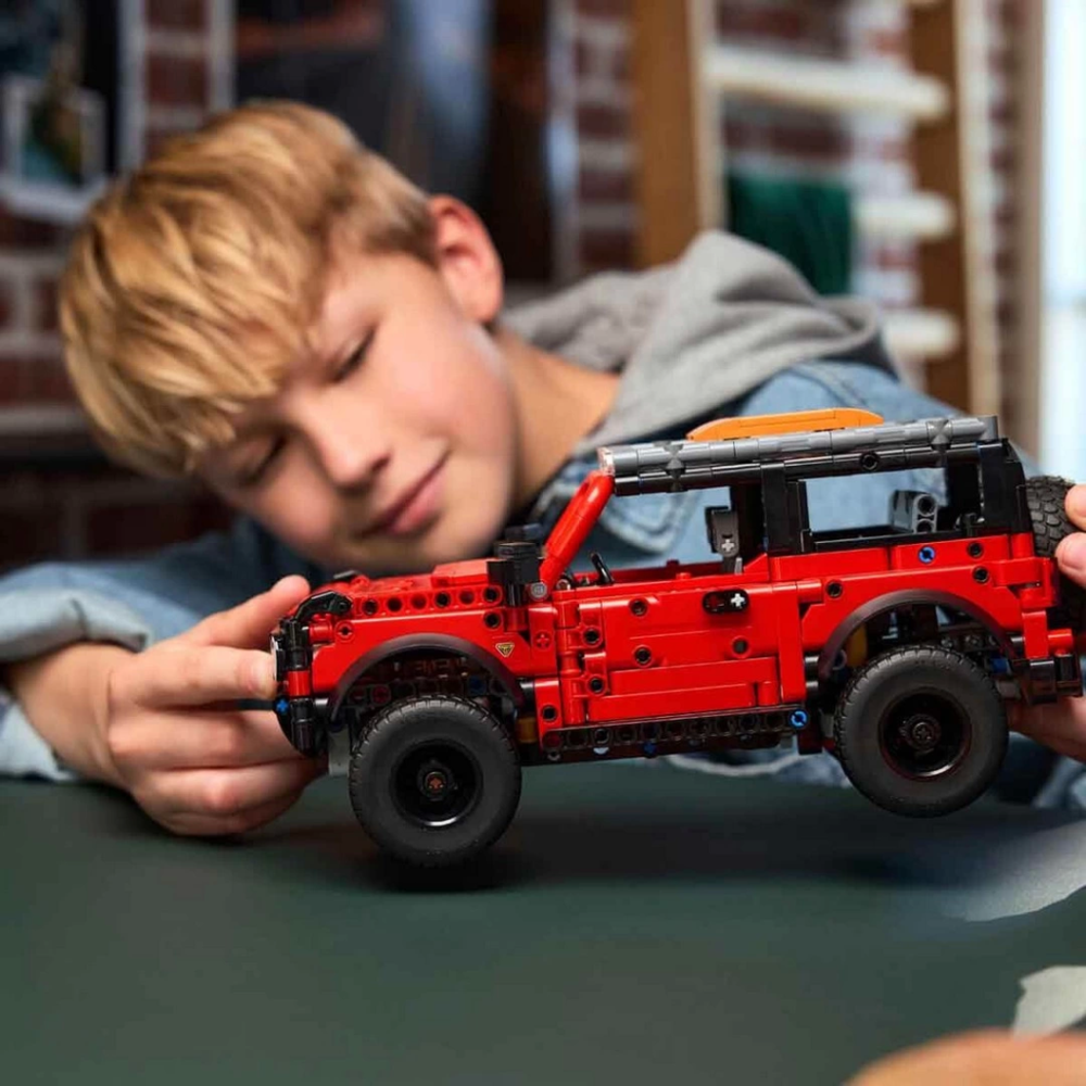Technic Ford Bronco SUV 42213 Technic Ford Bronco SUV 42213