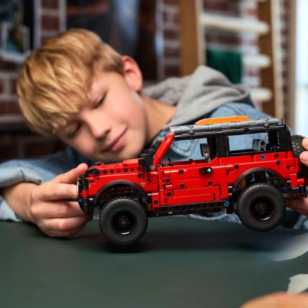 Technic Ford Bronco SUV 42213 Technic Ford Bronco SUV 42213