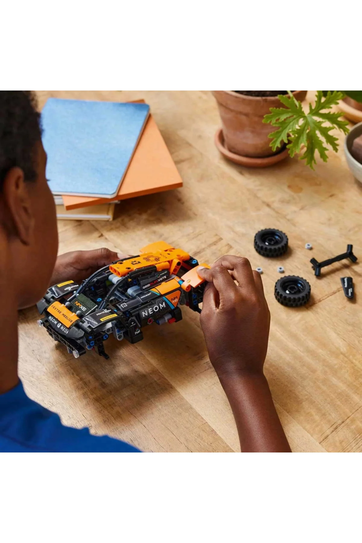 Technic NEOM McLaren Extreme E Race Car 42166