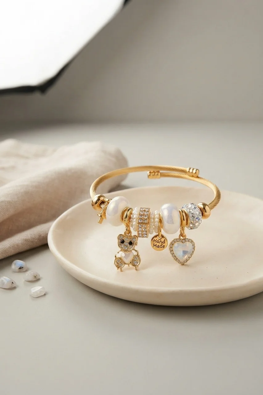 Tedy Bear Model Gold Renk Beyaz Charmlı Bileklik - Lisinya Diğer