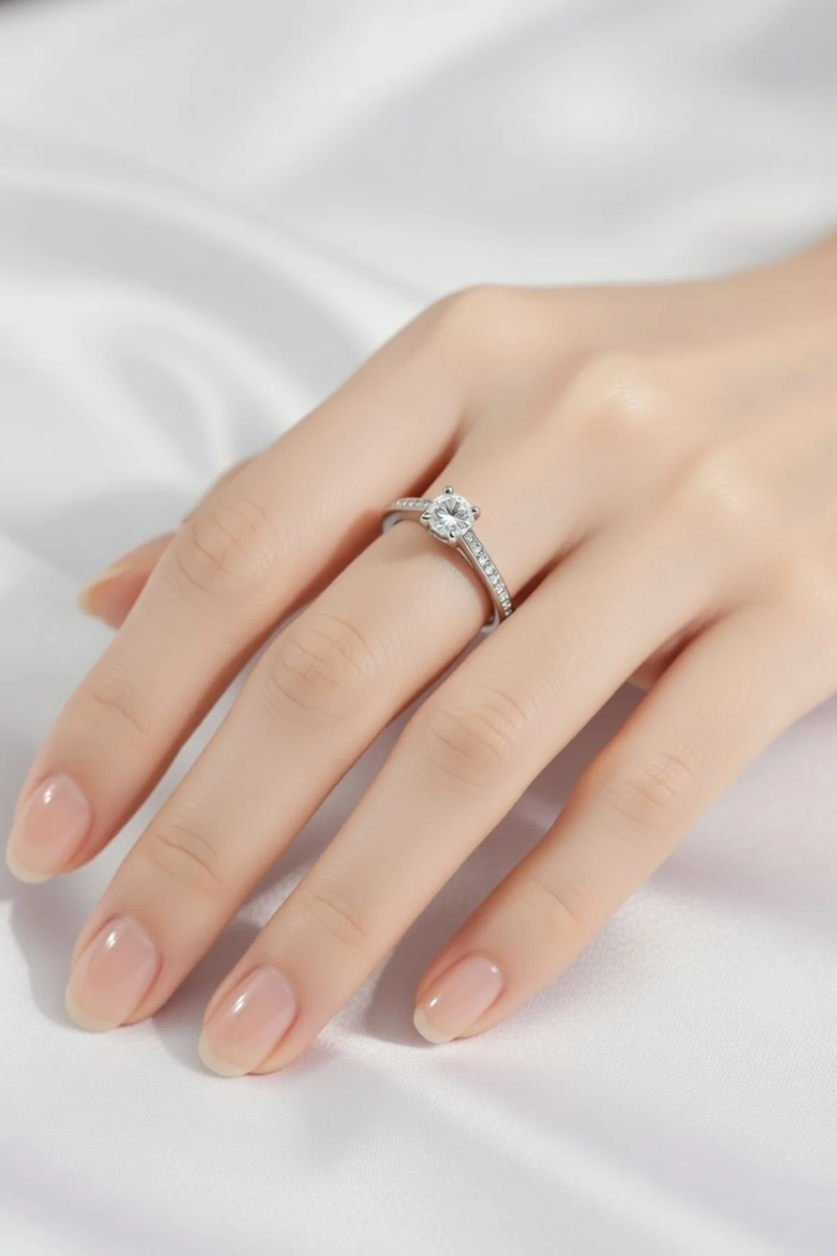 Tek Taş Ayarlansbilir Zirkon Taşlı Model Kadın Yüzük