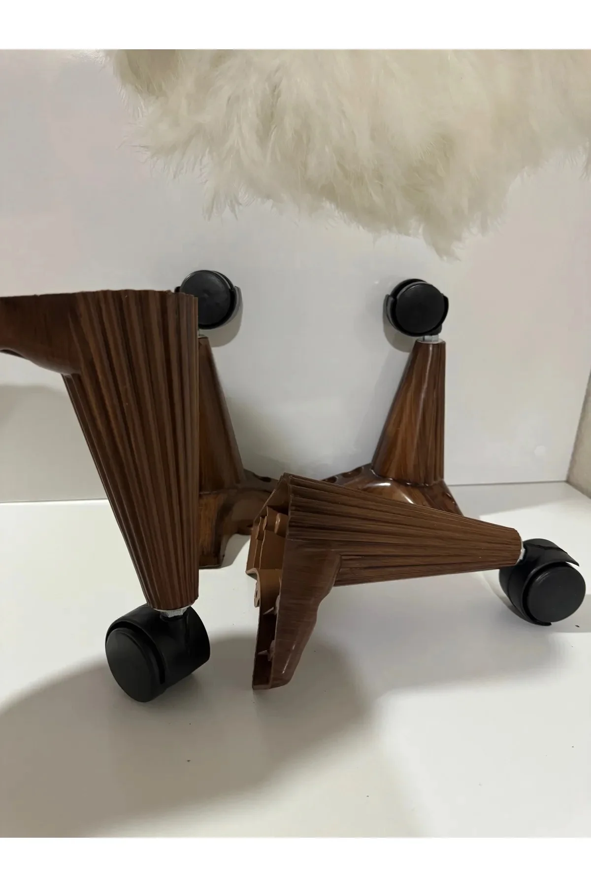Tekerlekli Sehpa Masa Ayağı,akıllı Sehpa Ayağı, Sihirli Sehpa Ayağı Ceviz 4 Adet 360 Derece 20 Cm Tekerlekli Sehpa Masa Ayağı,akıllı Sehpa Ayağı, Sihirli Sehpa Ayağı Ceviz 4 Adet 360 Derece 20 Cm