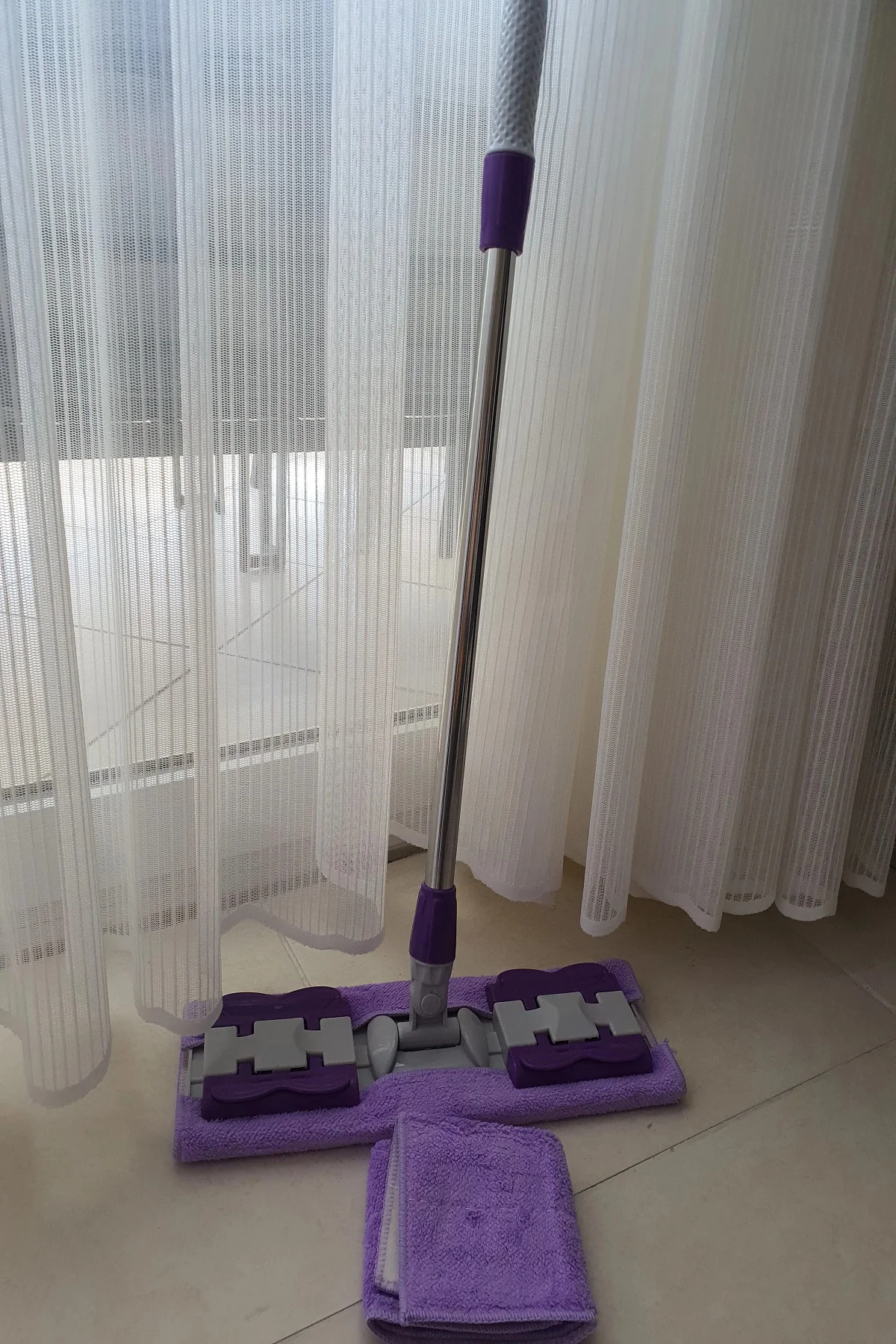 Teleskobik Cam Yer Tan Silme - İstediğin Bezi Tak Kullan - 4 Mandallı -Yedek Bezli Mop Seti
