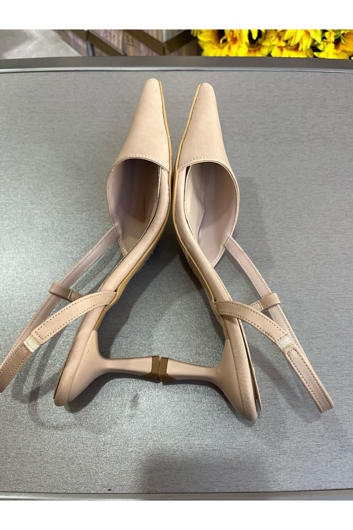 TEN NUD 6 CM KADEH TOPUK SİMETRİ SİVRİBURUN ARKASI AÇIK KADIN TOP