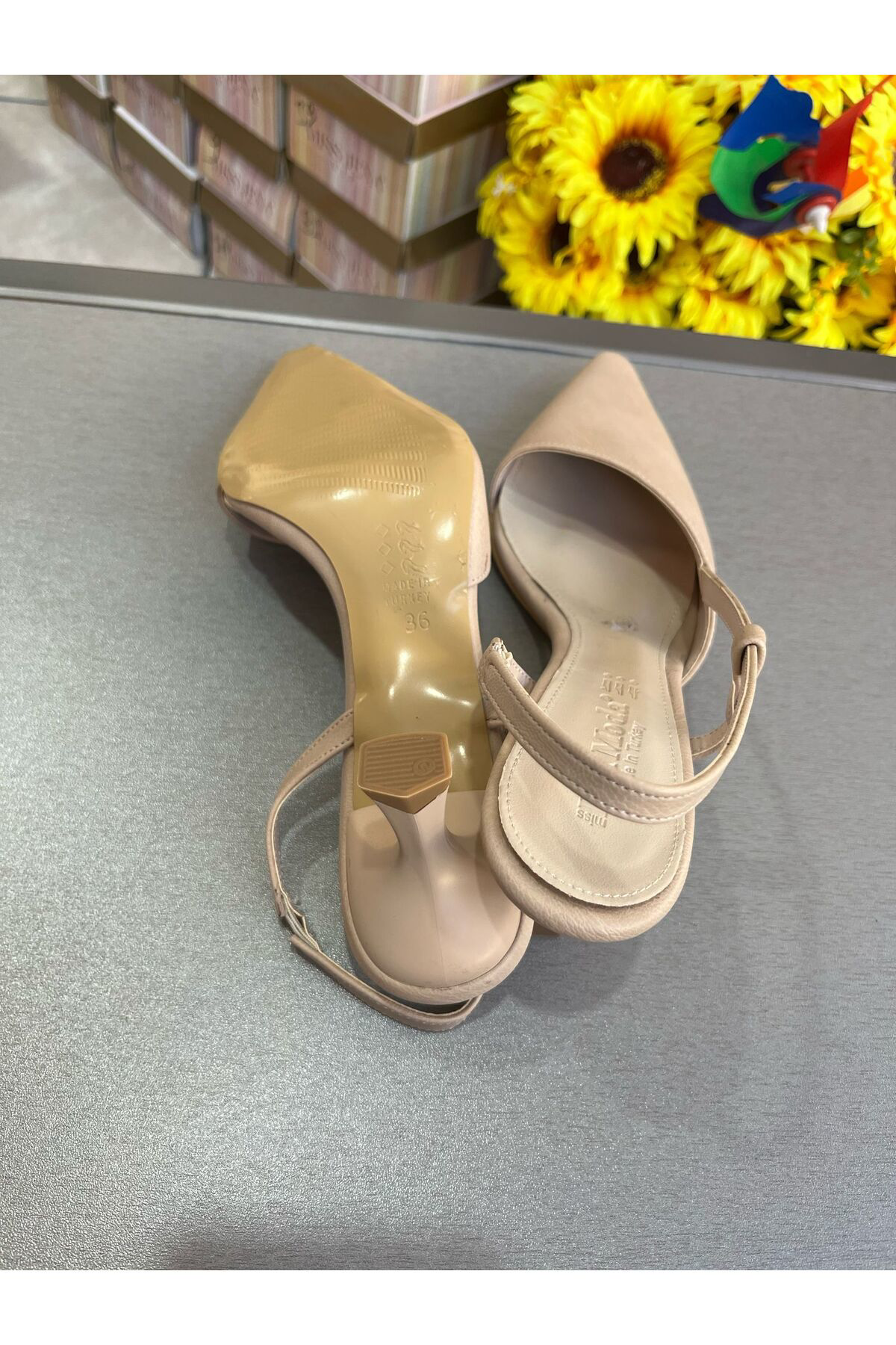 TEN NUD 6 CM KADEH TOPUK SİMETRİ SİVRİBURUN ARKASI AÇIK KADIN TOP