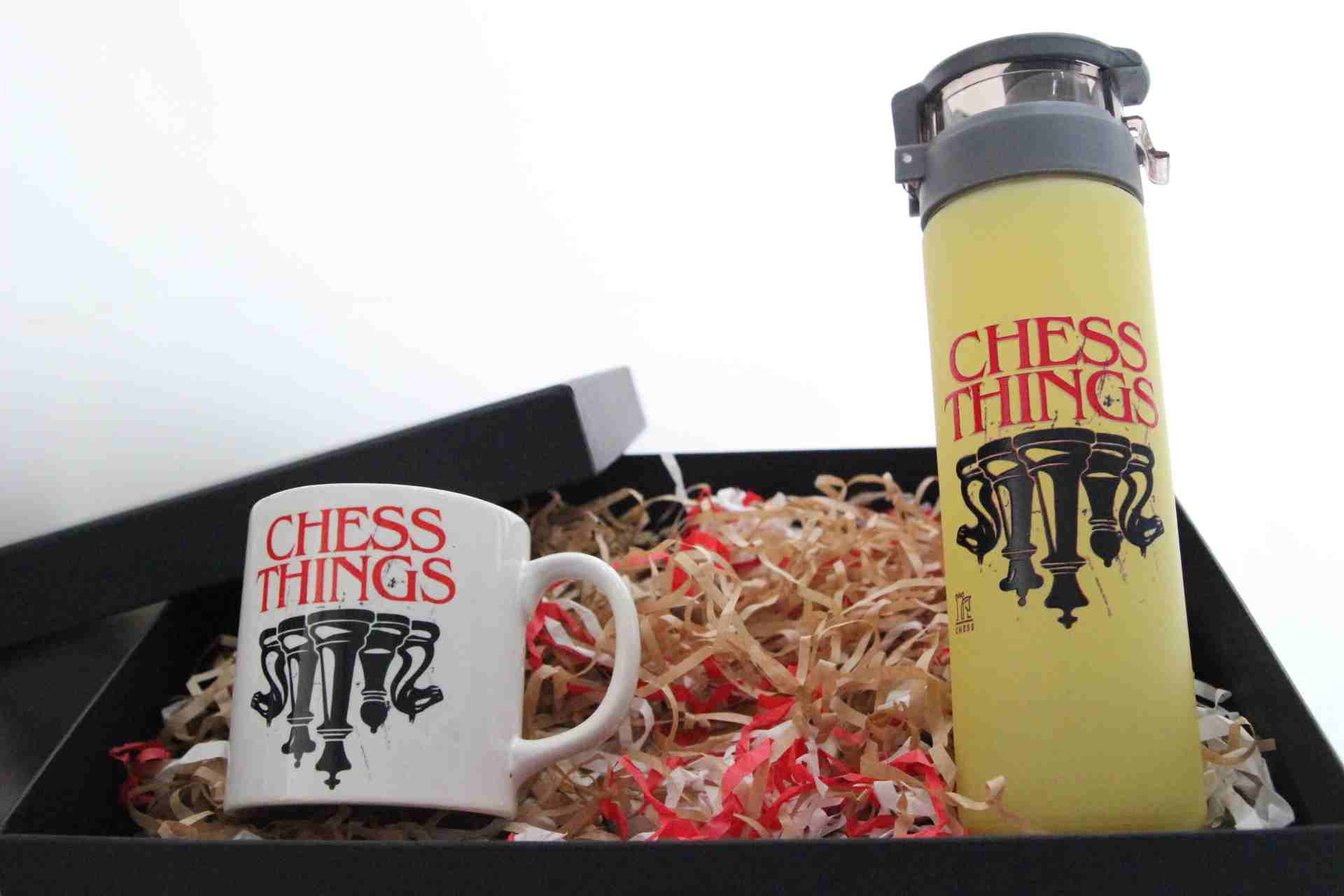 İhtiyaçavm Ters Satranç Temalı Hediye Seti Cam Suluk Ve Kupa Bardak Hediye Kutusu