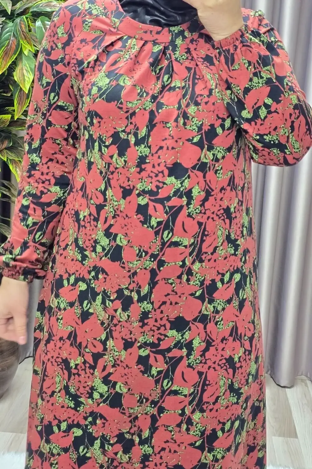 Tesettür Büyük Beden Çiçek Desenli Nostaljik Büzgülü Viskon Uzun