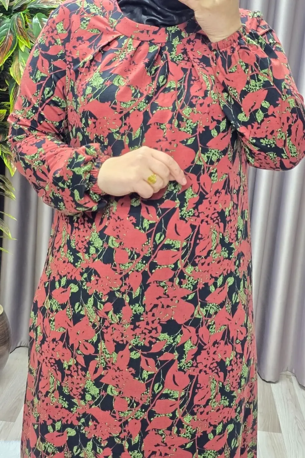 Tesettür Büyük Beden Çiçek Desenli Nostaljik Büzgülü Viskon Uzun