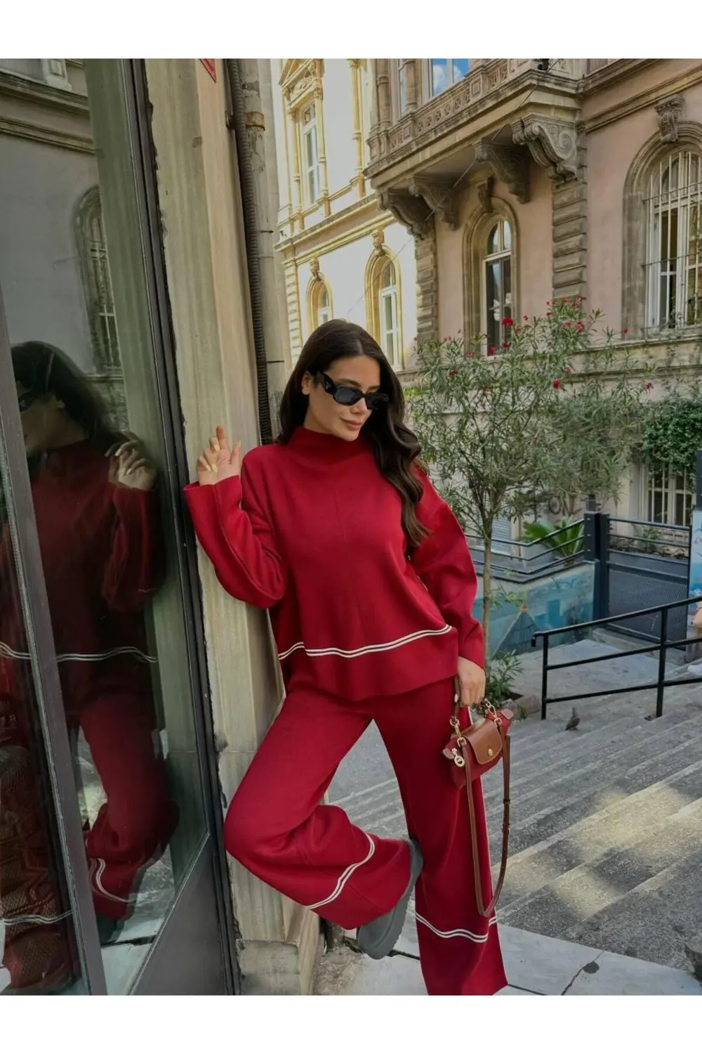 TESETTÜR KENDİNDEN BOĞAZLI ÇİZGİLİ KADIN TRİKO TAKIM