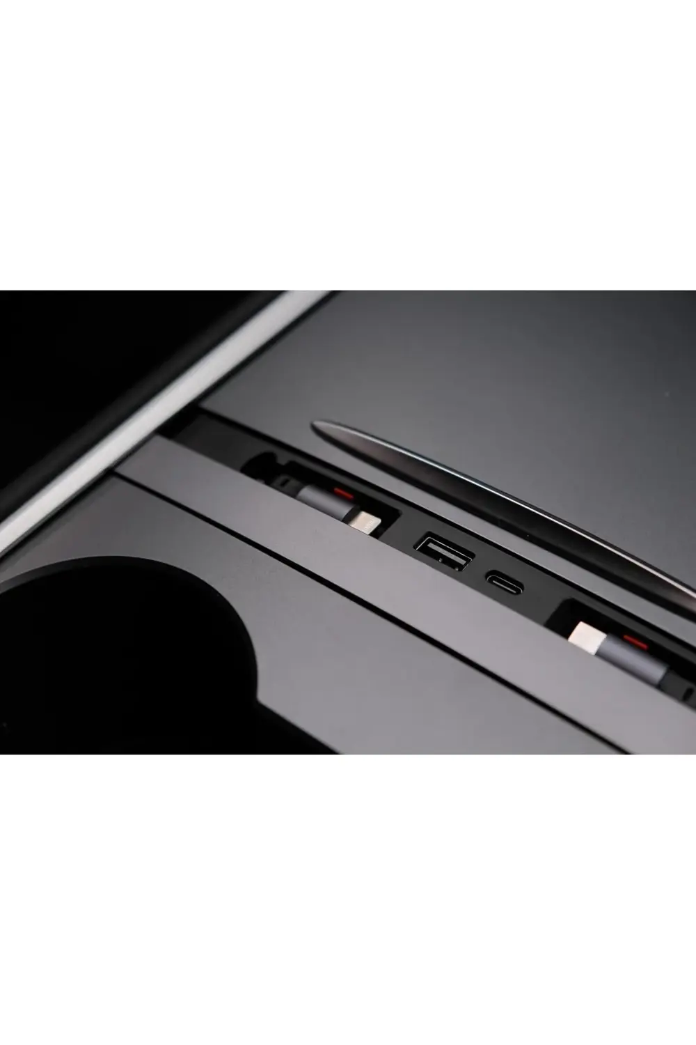 Tesla Model Y ile Uyumlu USB Type-C Lightning Şarj Çoklayıcı Adap