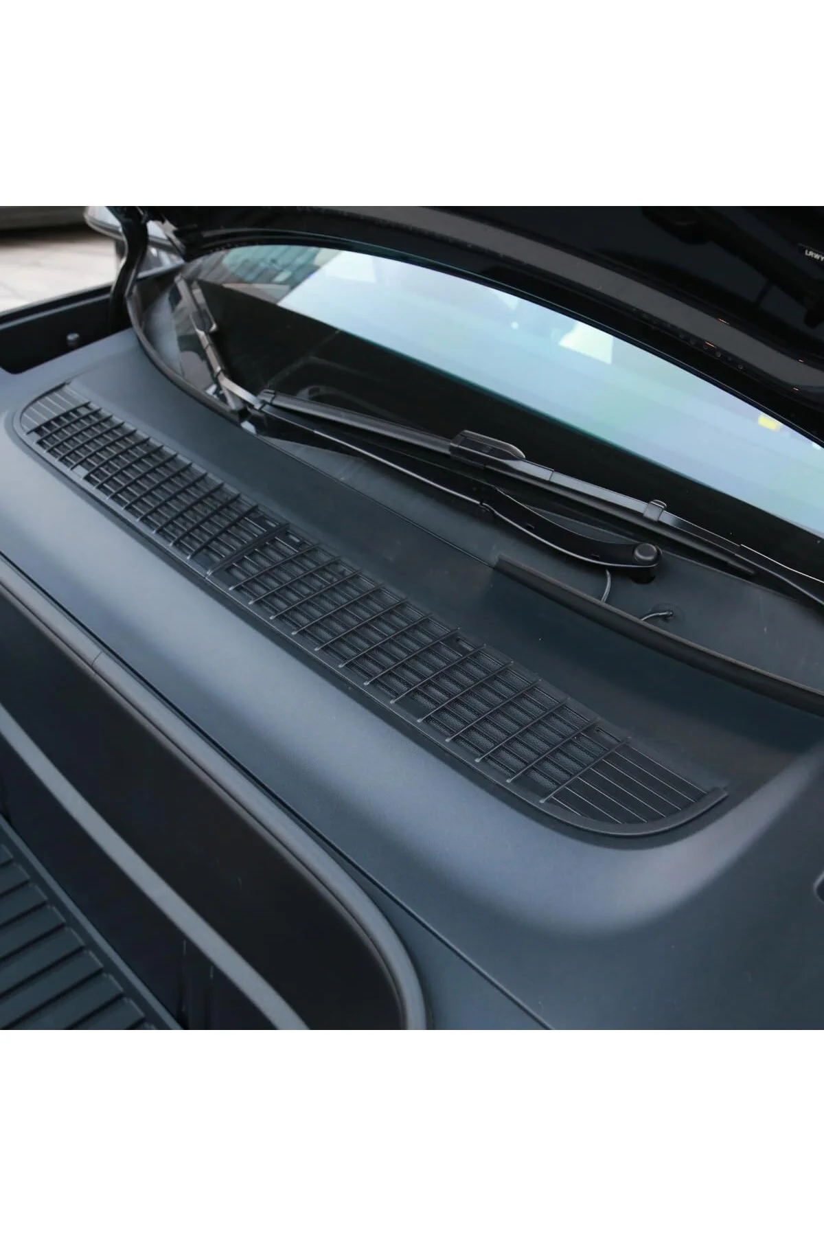 Tesla Model Y Juniper (2025+) Uyumlu Ön Cam Altı Klima Giriş Koru