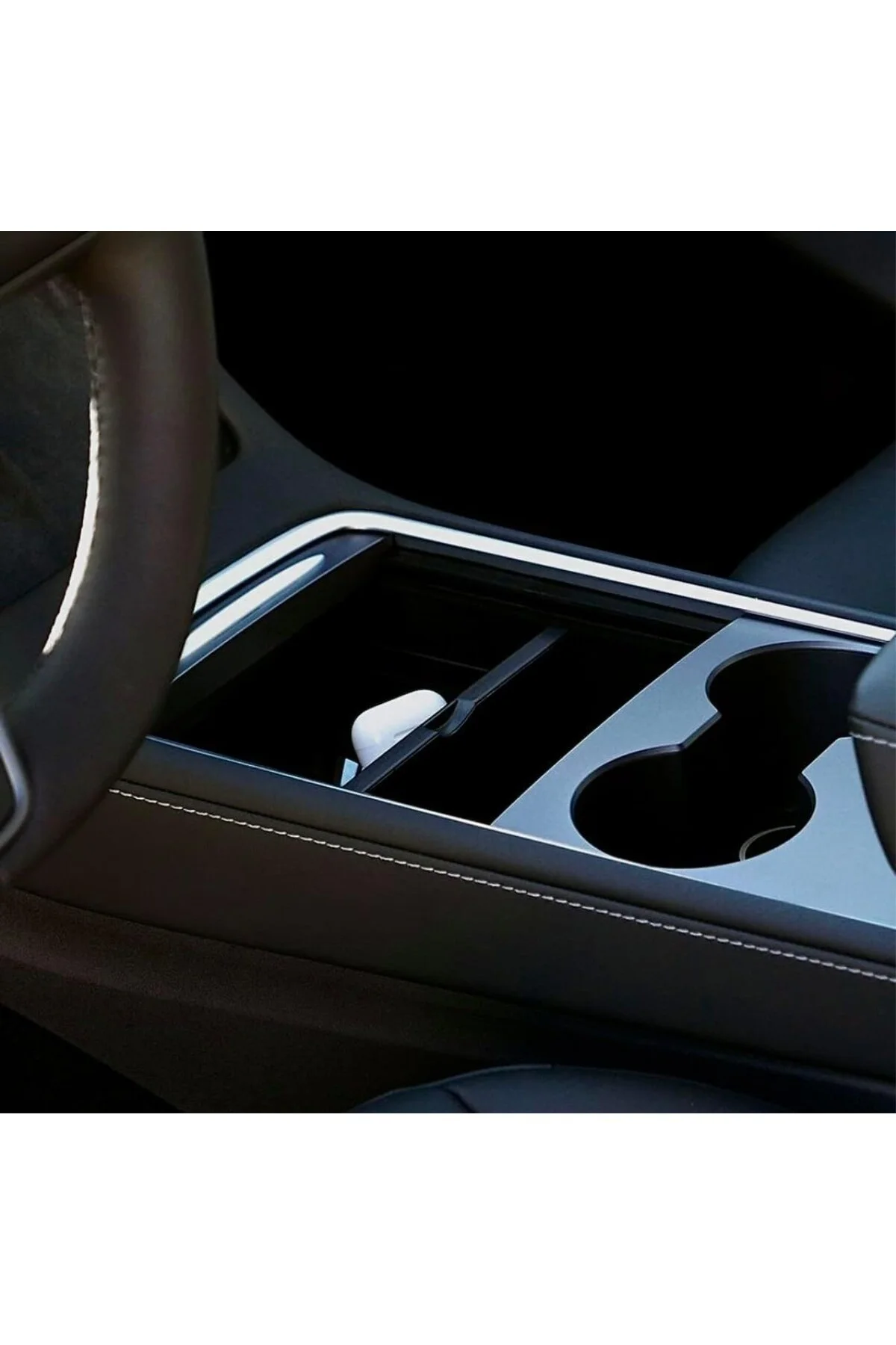Tesla Model Y Orta Konsol Düzenleyici