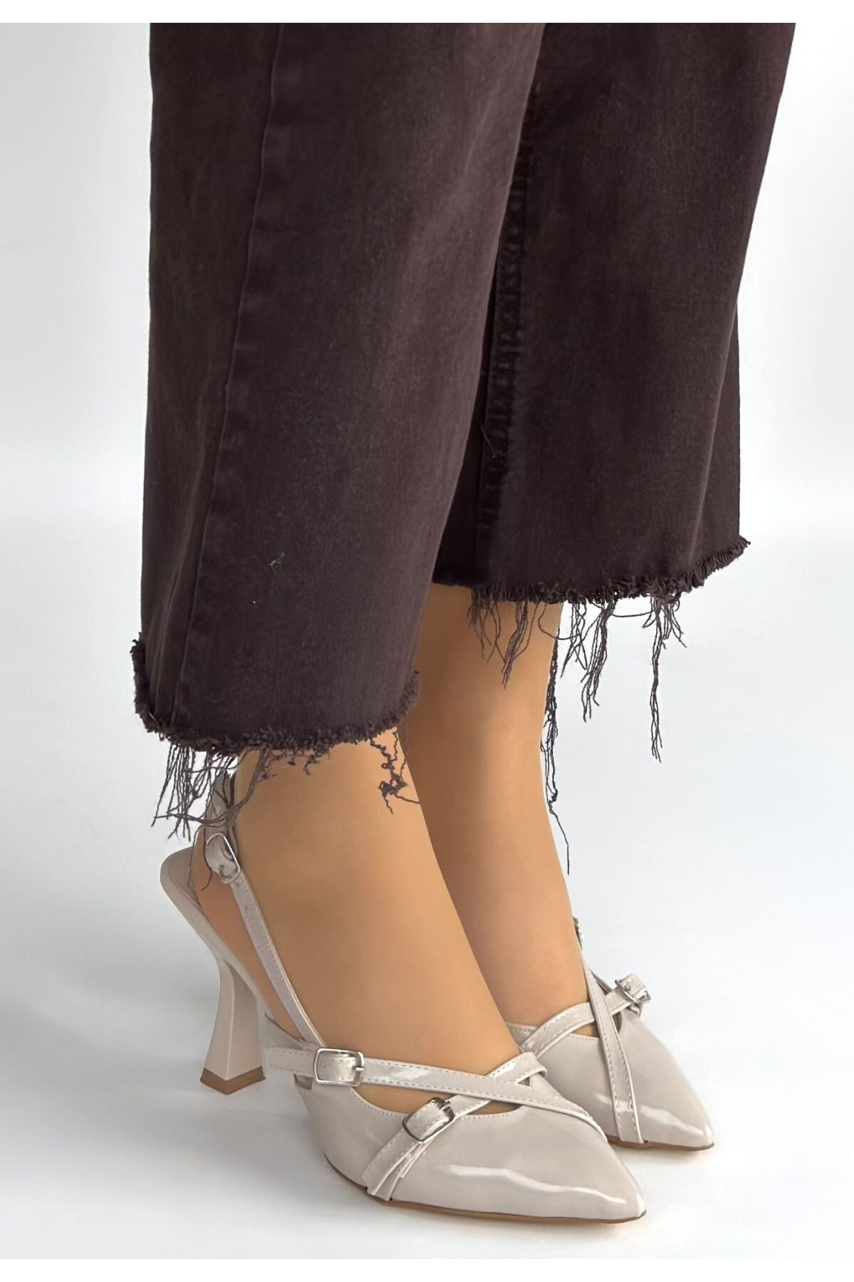 Tetti Bej Rugan Topuklu Ayakkabı - Lisinya