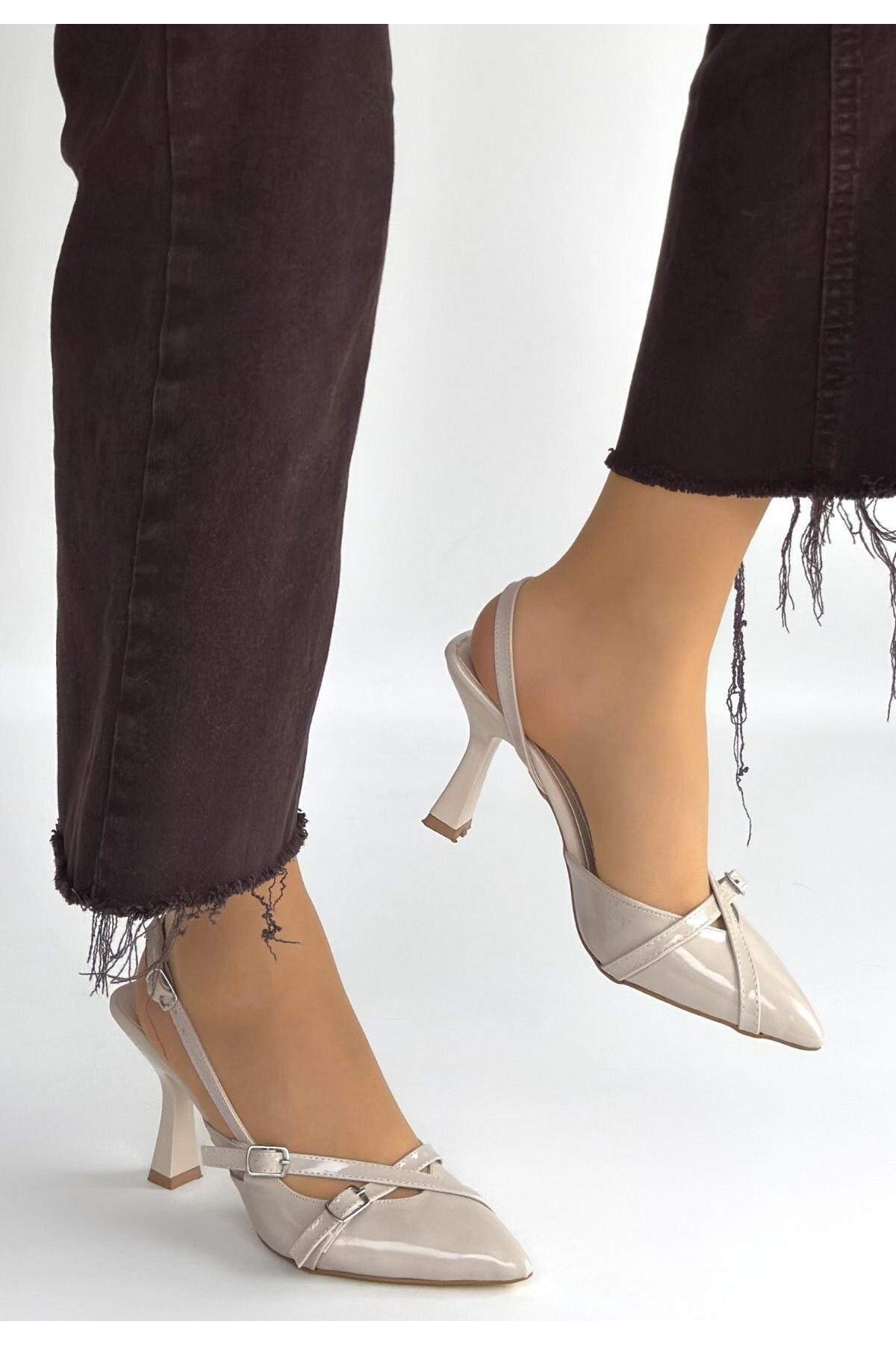 Tetti Bej Rugan Topuklu Ayakkabı - Lisinya