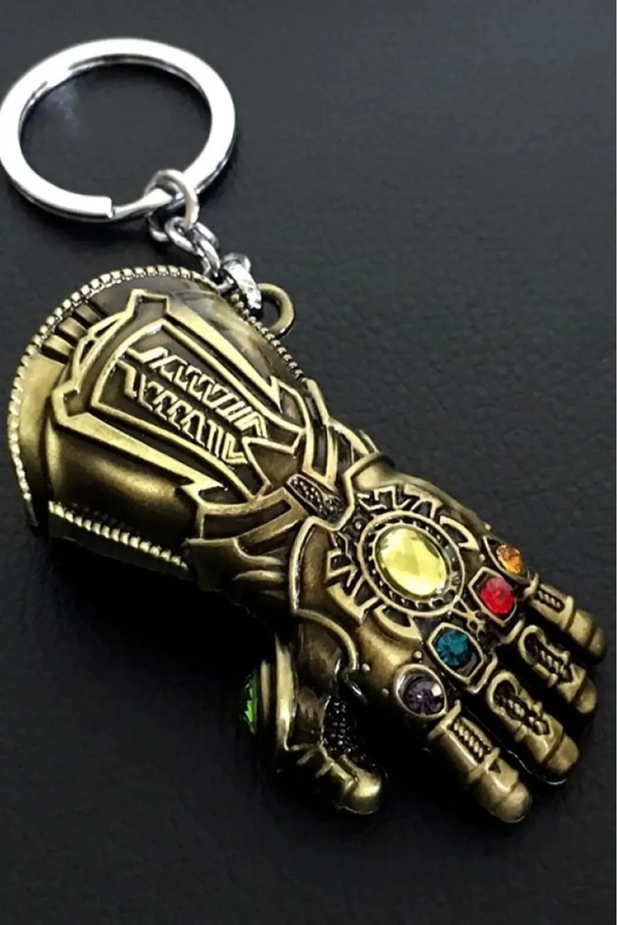 Thanos Eldiveni Şeklinde Sonsuzluk Taşları İle Metal İşlemeli Anahtarlık