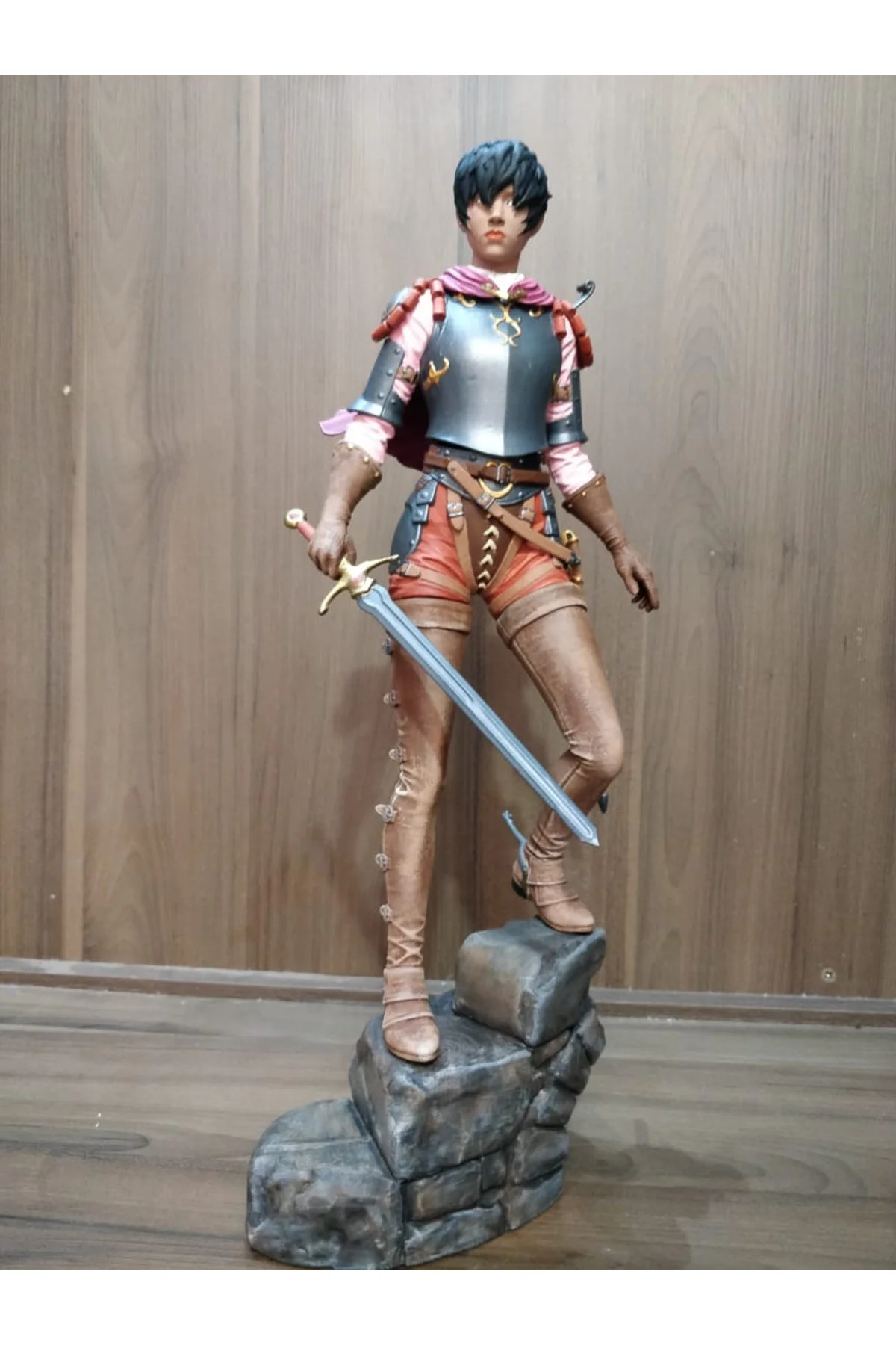 The Berserk Casca Boyalı Figür Büyük Boy 25CM