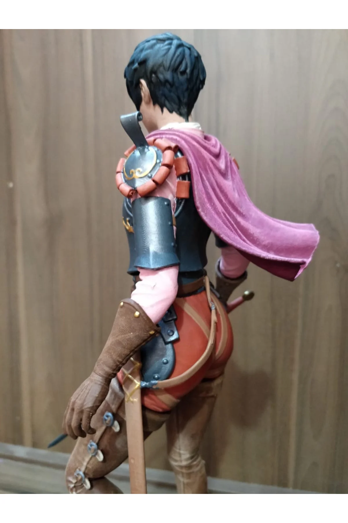 The Berserk Casca Boyalı Figür Büyük Boy 25CM