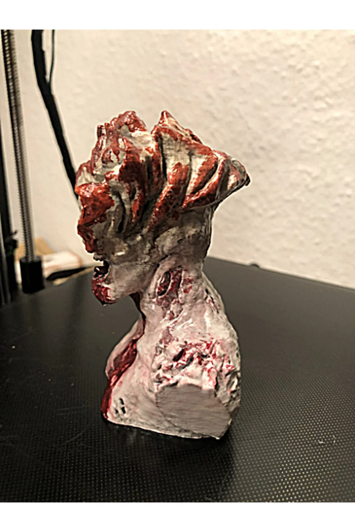 The Last Of Us Takırdayan Boyalı Figür 10 Cm