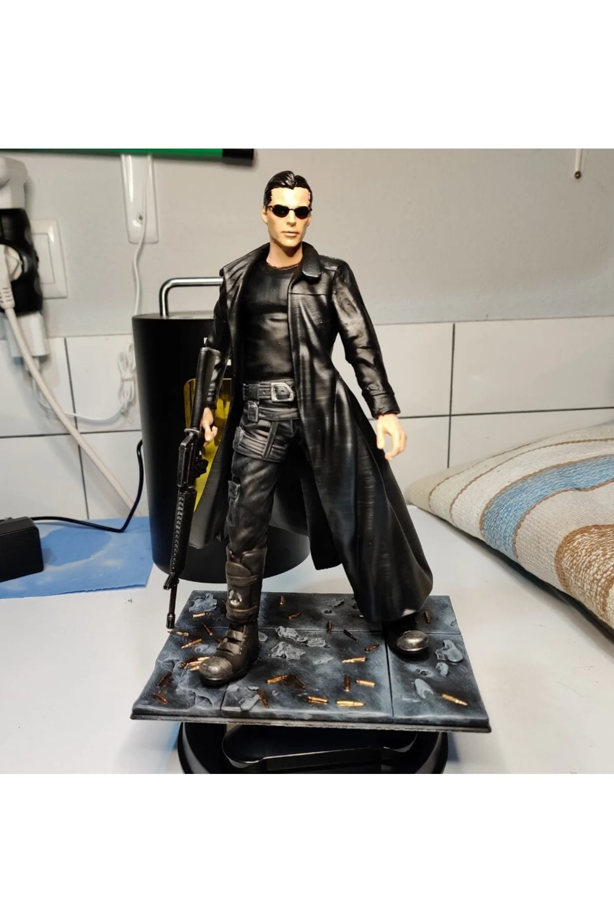 The Matrix Neo Boyalı Figür 25 cm Dev Boy
