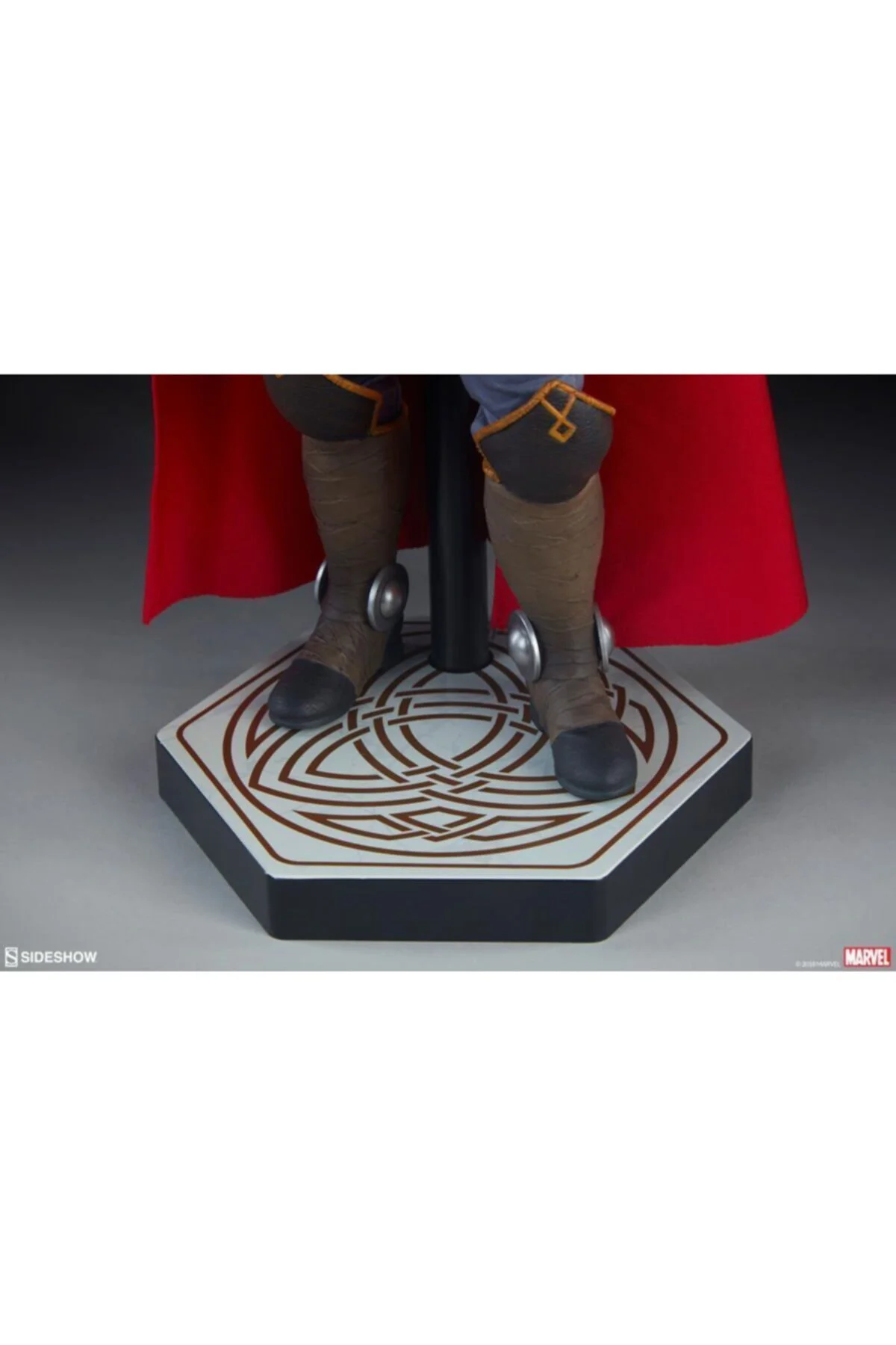 Thor Sixth Scale Figure