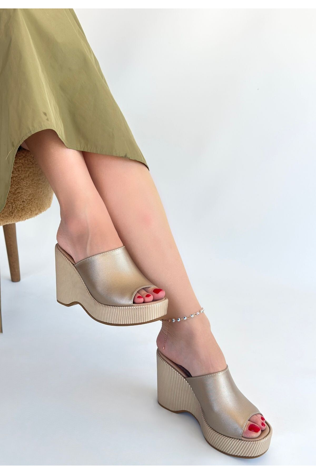 Erbilden Tlay Bej Cilt Dolgu Topuk Terlik