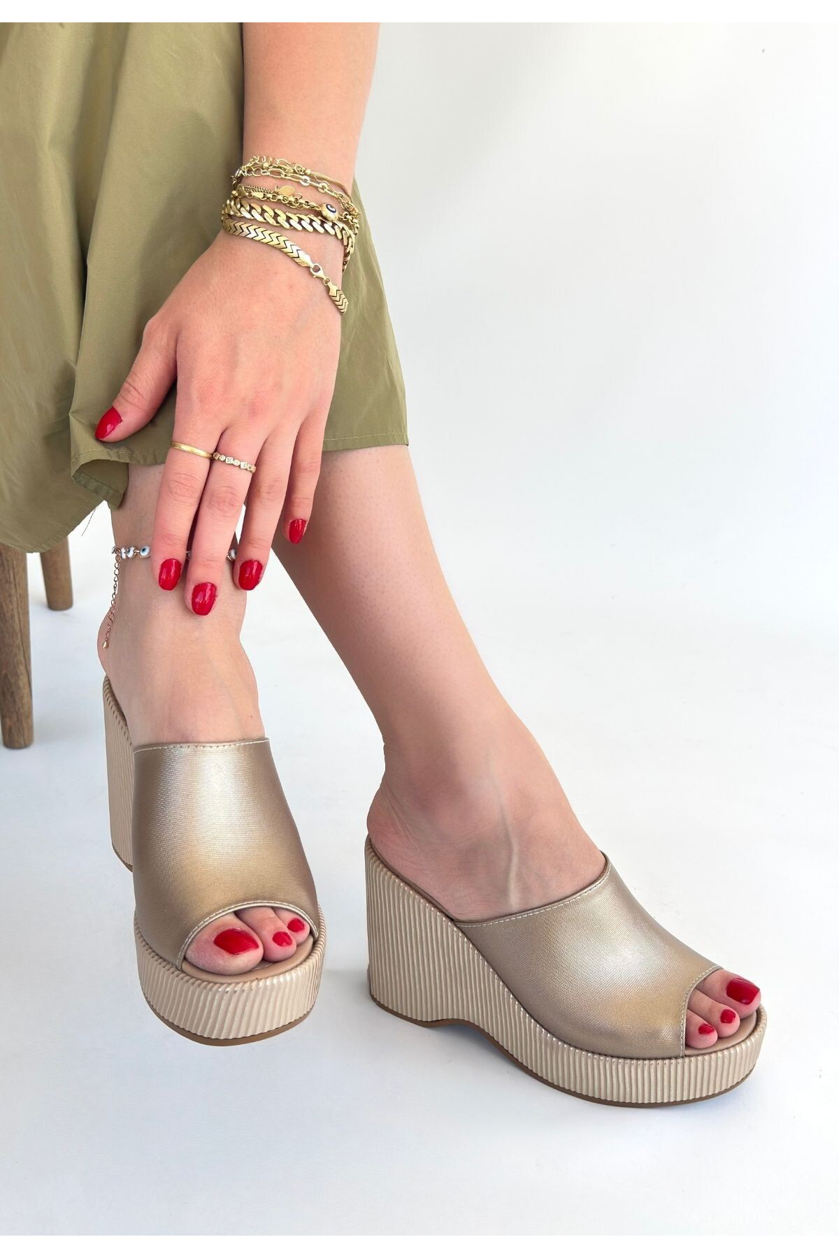 Erbilden Tlay Bej Cilt Dolgu Topuk Terlik