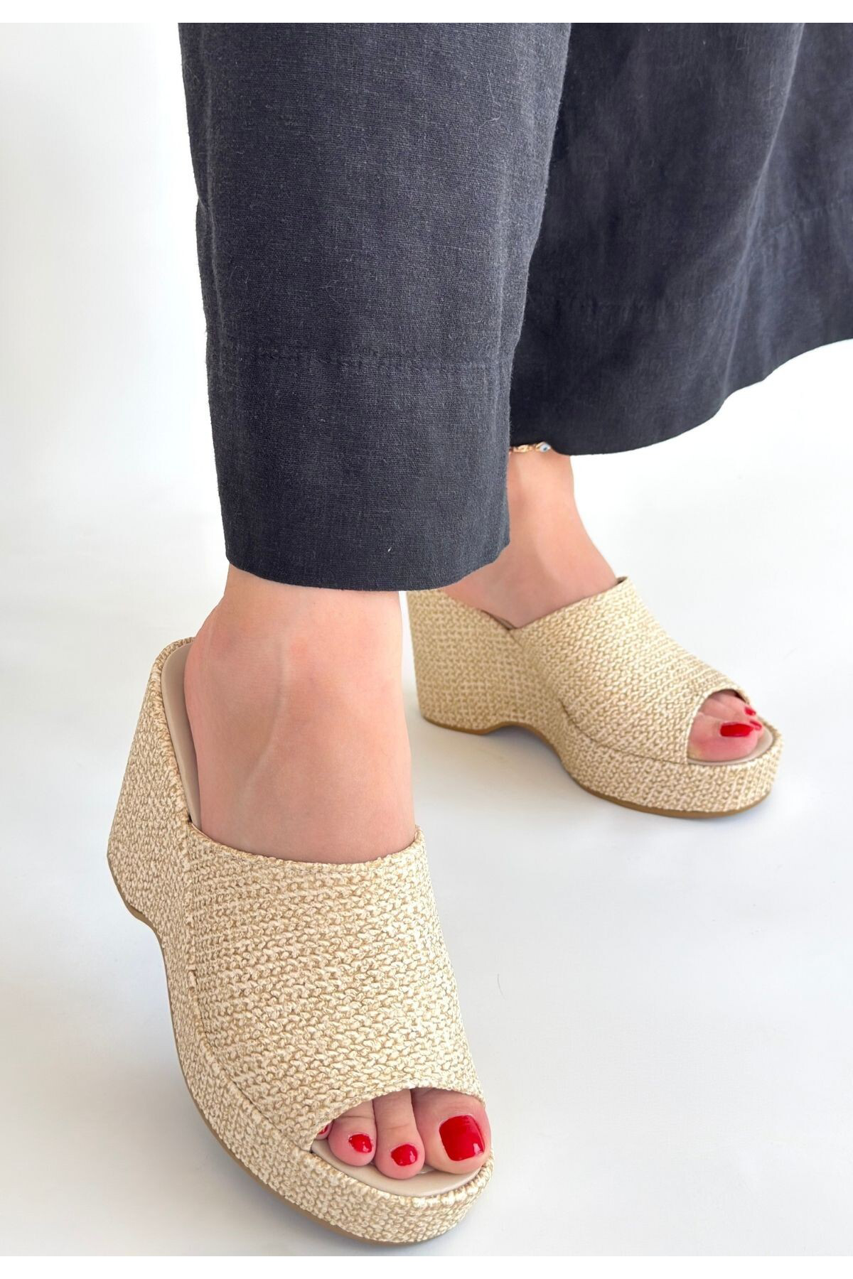 Erbilden Tlay Bej Hasir Dokumali Dolgu Topuk Terlik