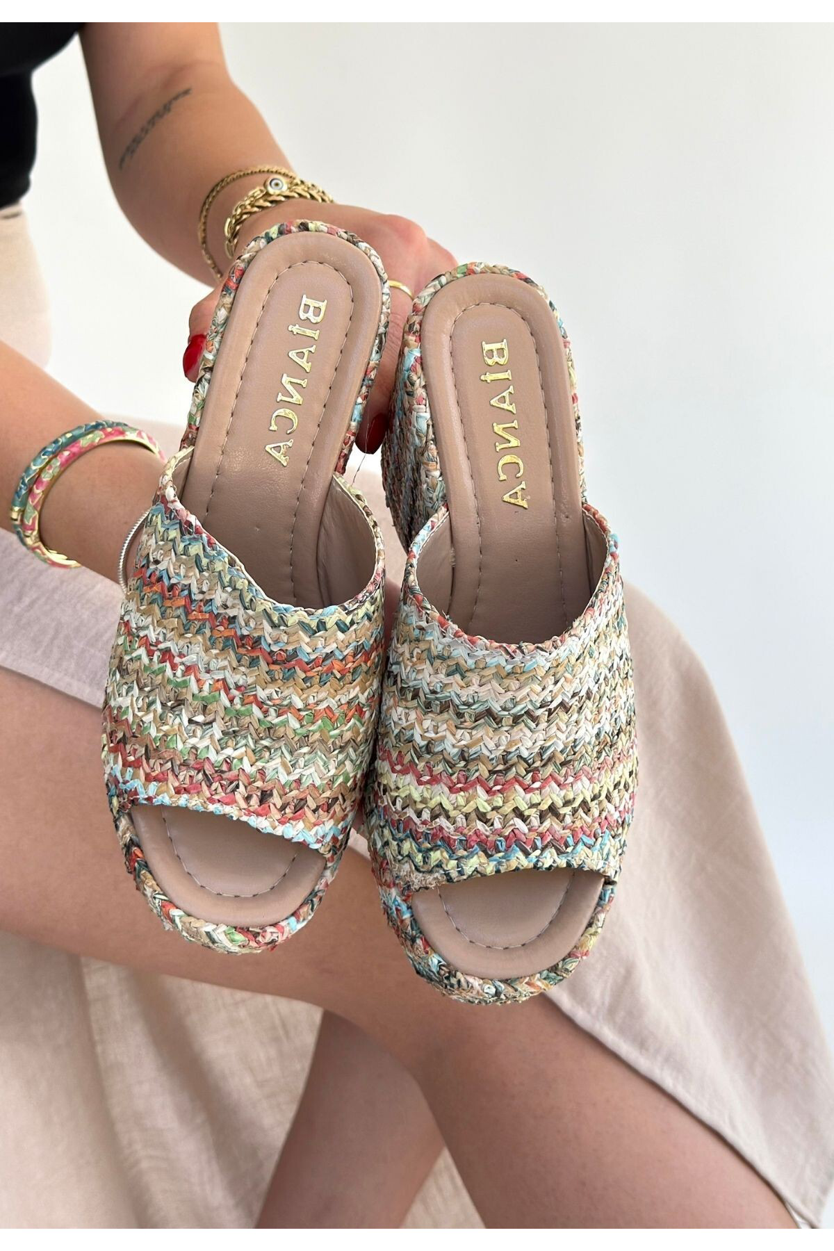 Erbilden Tlay Kilim Desenli Dolgu Topuk Terlik