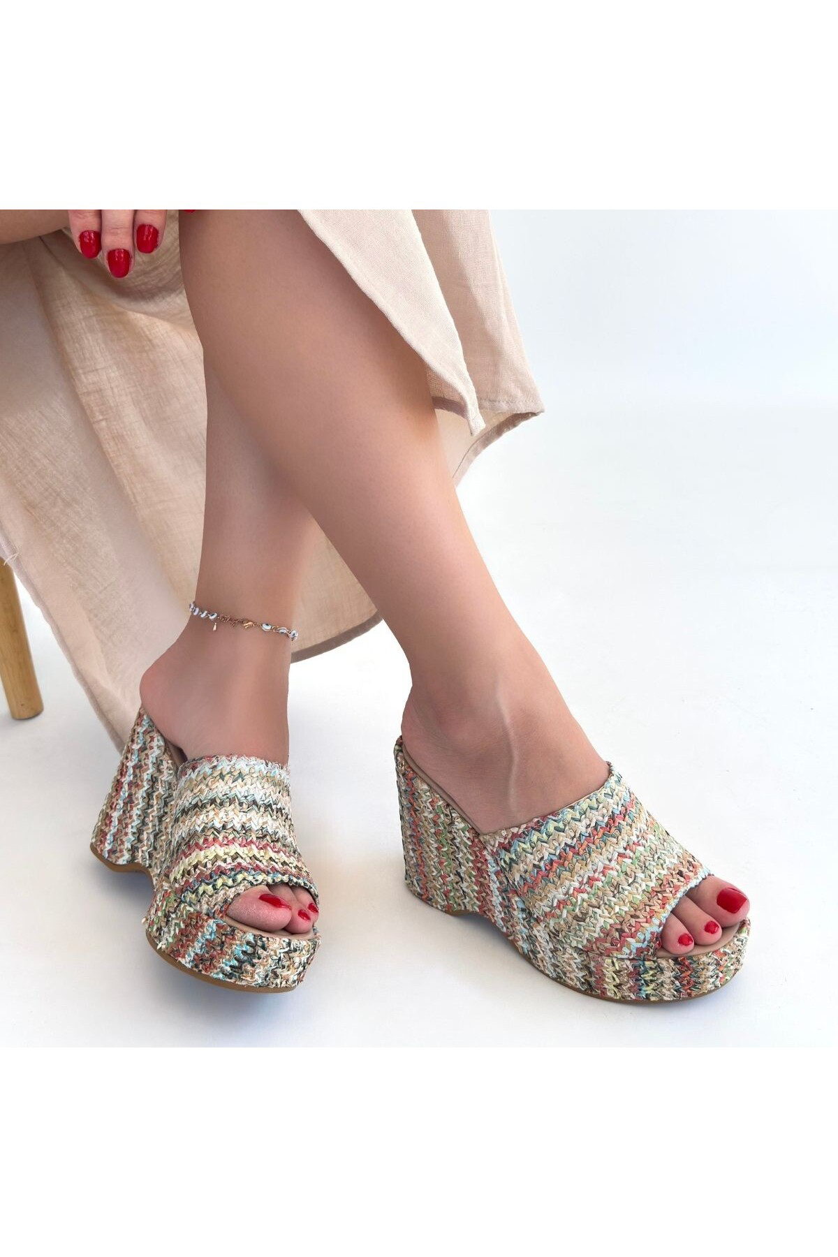 Erbilden Tlay Kilim Desenli Dolgu Topuk Terlik