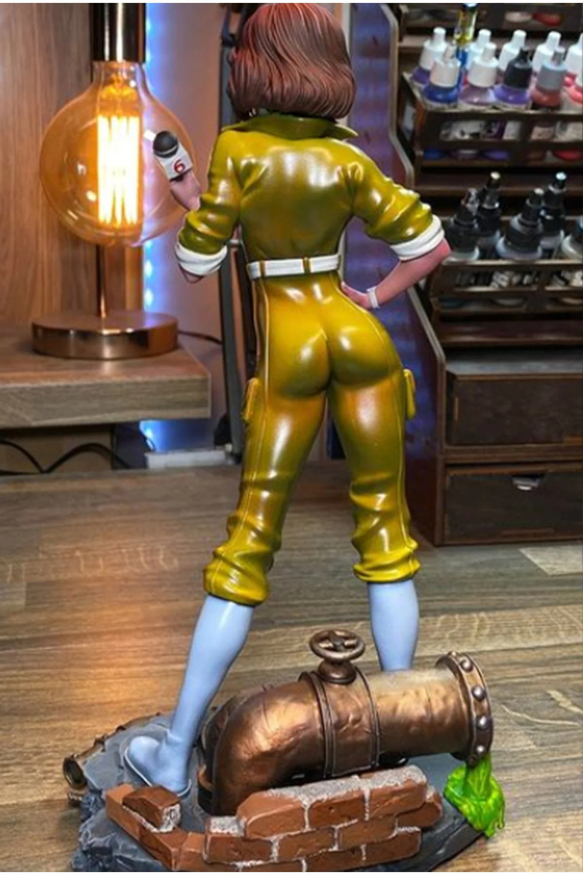 TMNT April O'Neil Boyalı Figür Ninja Kaplumbağalar April O'Neil Figür Büyük Boy 20CM