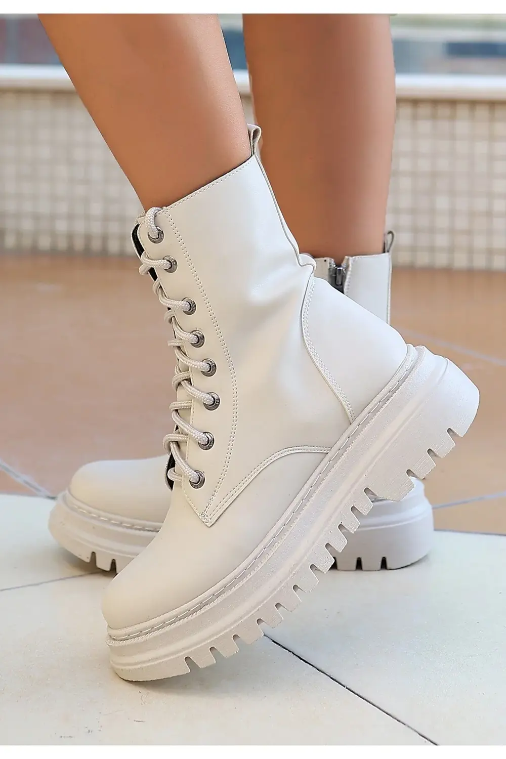 Toan Siyah Cilt Bağcıklı Bot