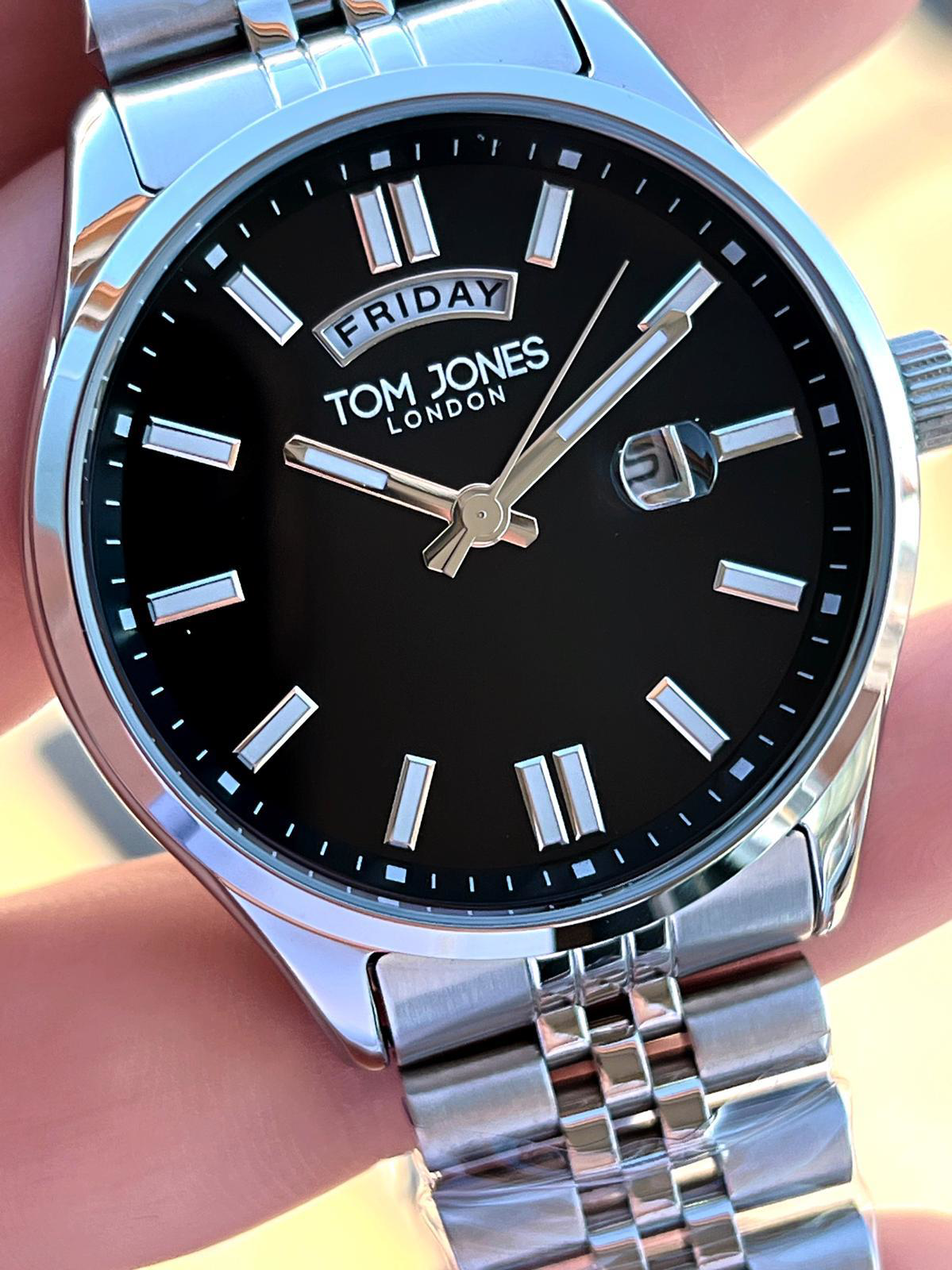 Tom Jones Çelik Kordon 3 Atm Suya Dayanıklı 2 Yıl Garantili Erkek Tom Jones Çelik Kordon 3 Atm Suya Dayanıklı 2 Yıl Garantili Erkek