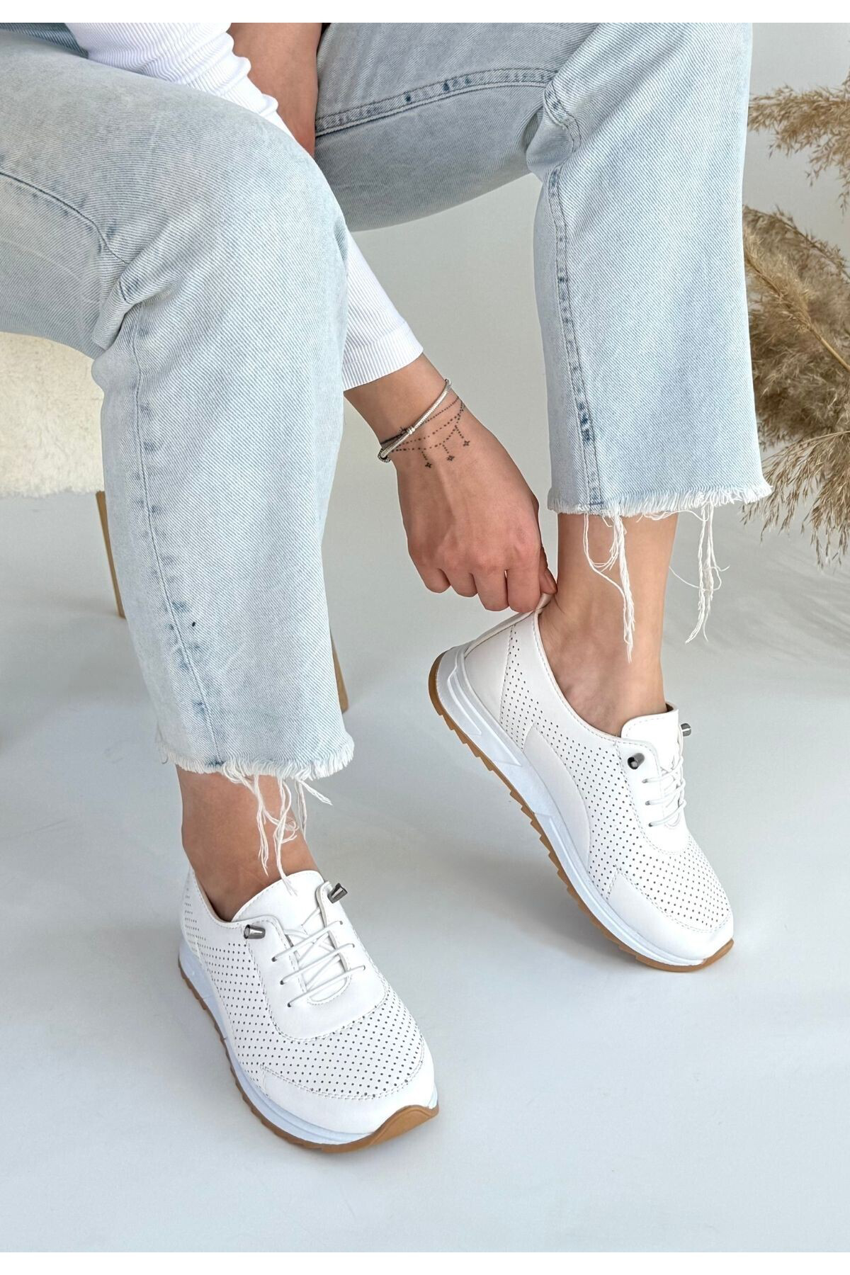 O K Giyim  Tone Beyaz Cilt Bağcıklı Spor Ayakkabı