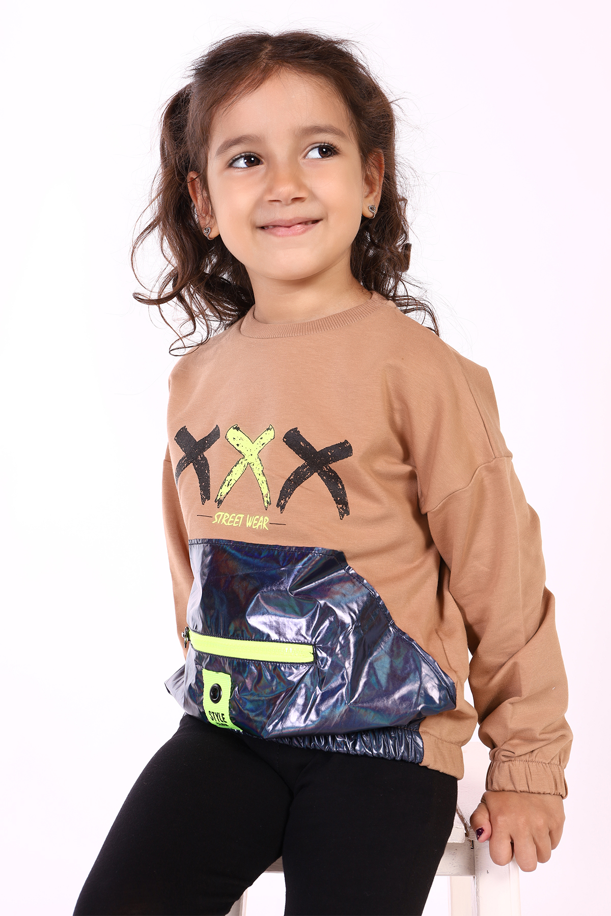 Toontoy Kız Çocuk Cep Detaylı Baskılı Sweatshirt