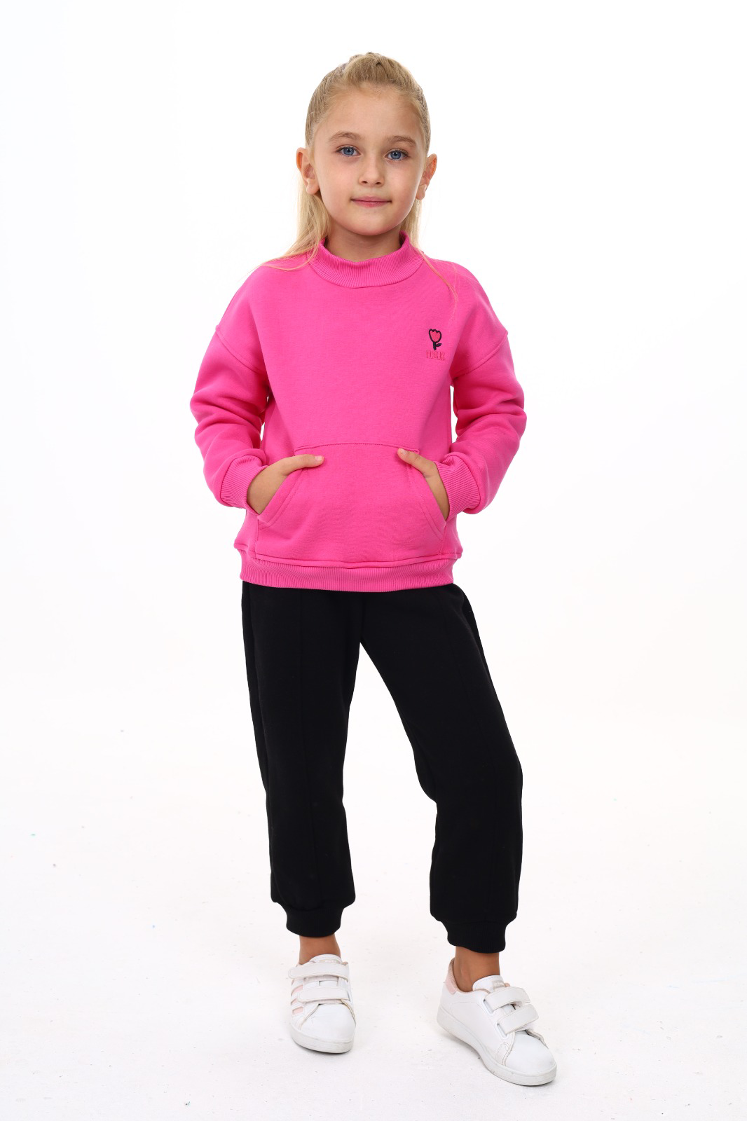 Toontoy Kız Çocuk Yarım Balıkçı Yaka Göğsü Nakışlı Eşofman Takım