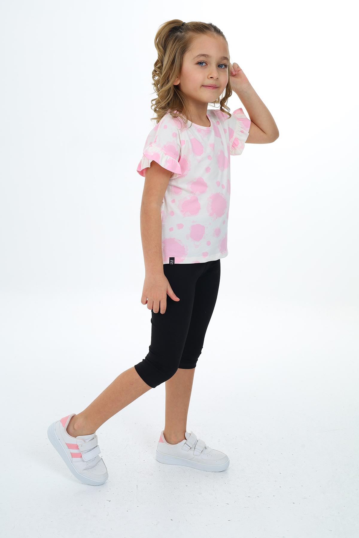 Toontoy Kız Çocuk Batik Desenli Armalı Kaprili Takım