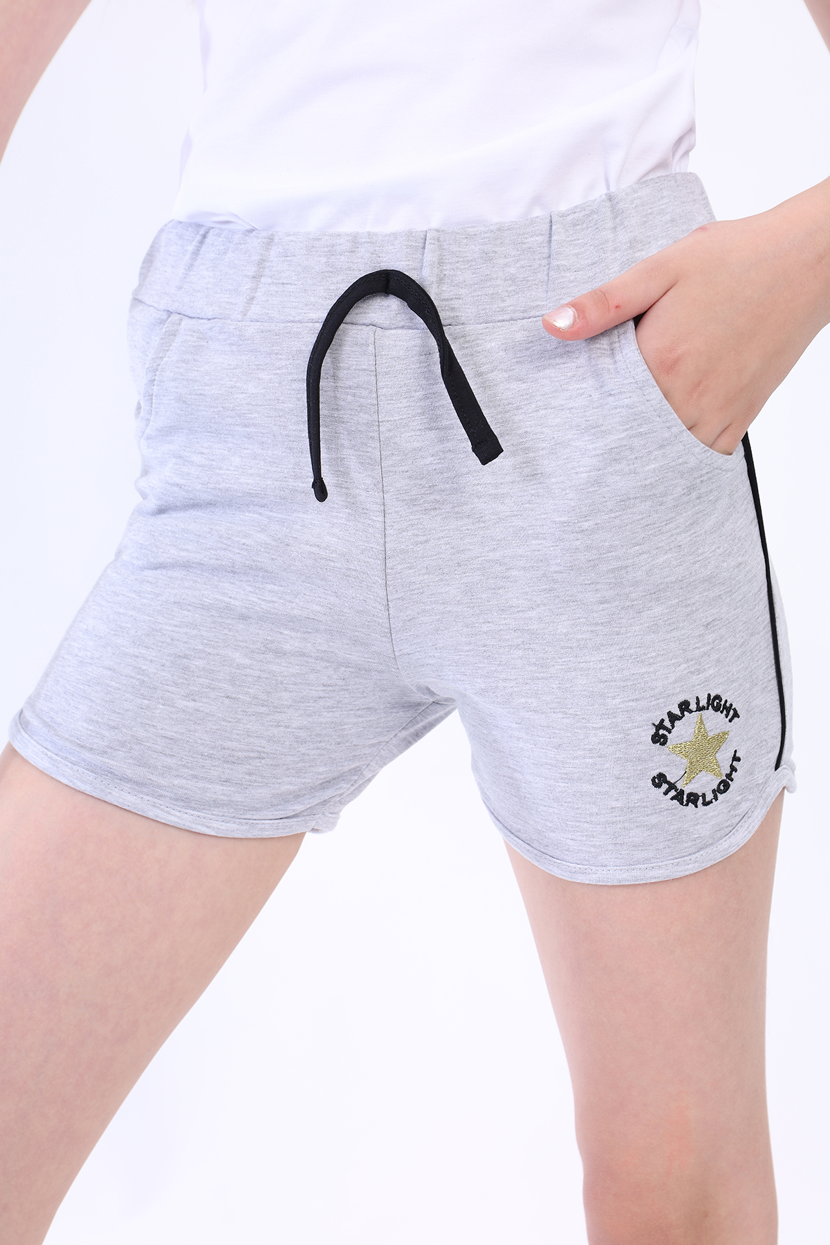 Toontoy Kız Çocuk Yıldız Arma Nakışlı Şort