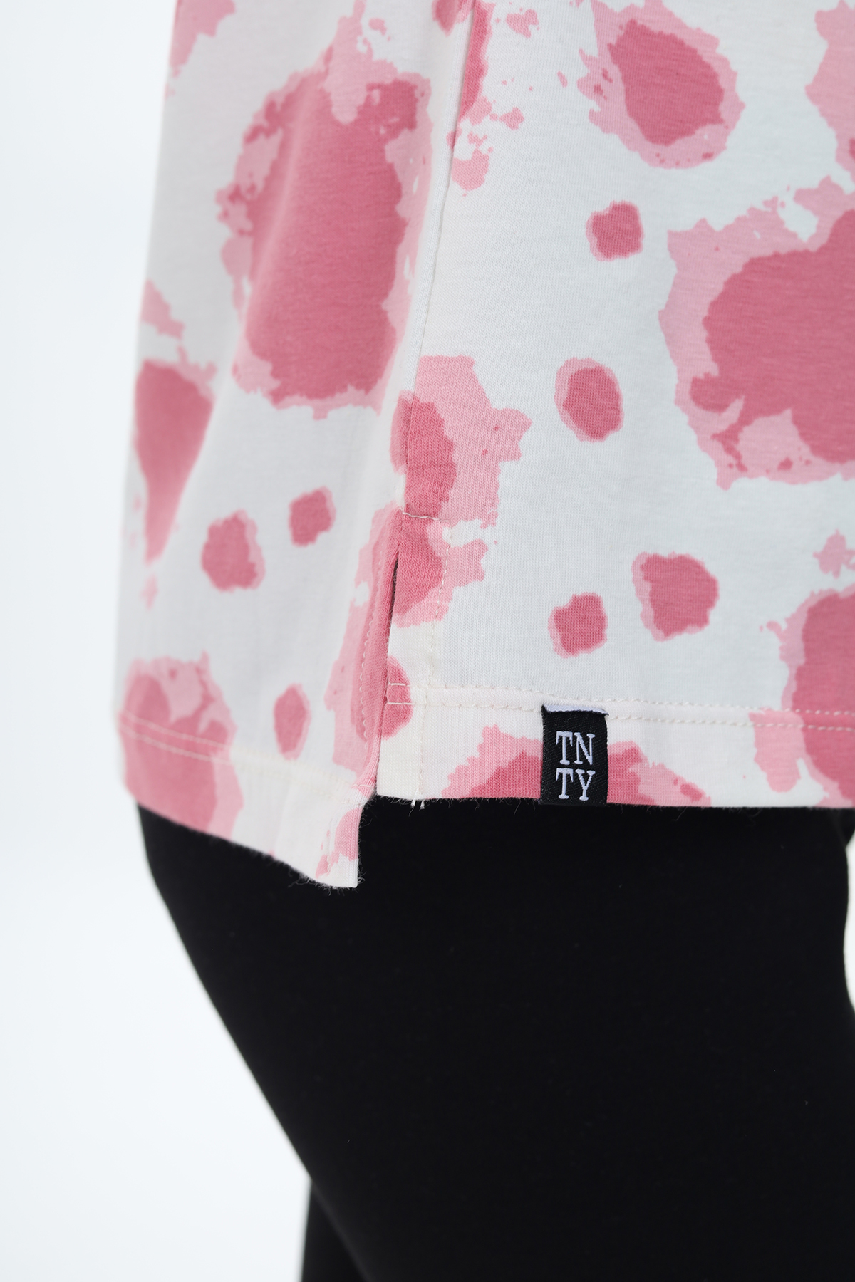 Toontoy Kız Çocuk Batik Desenli Armalı Kaprili Takım