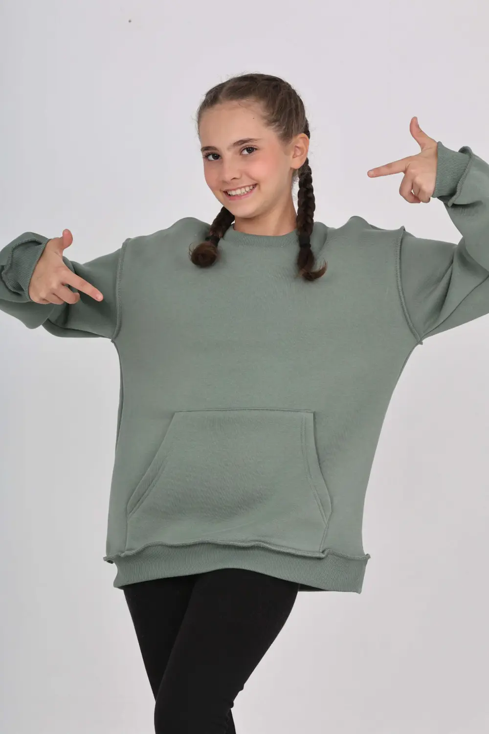 Toontoy Kız Çocuk Arka Eva Nakışlı Sweatshırt