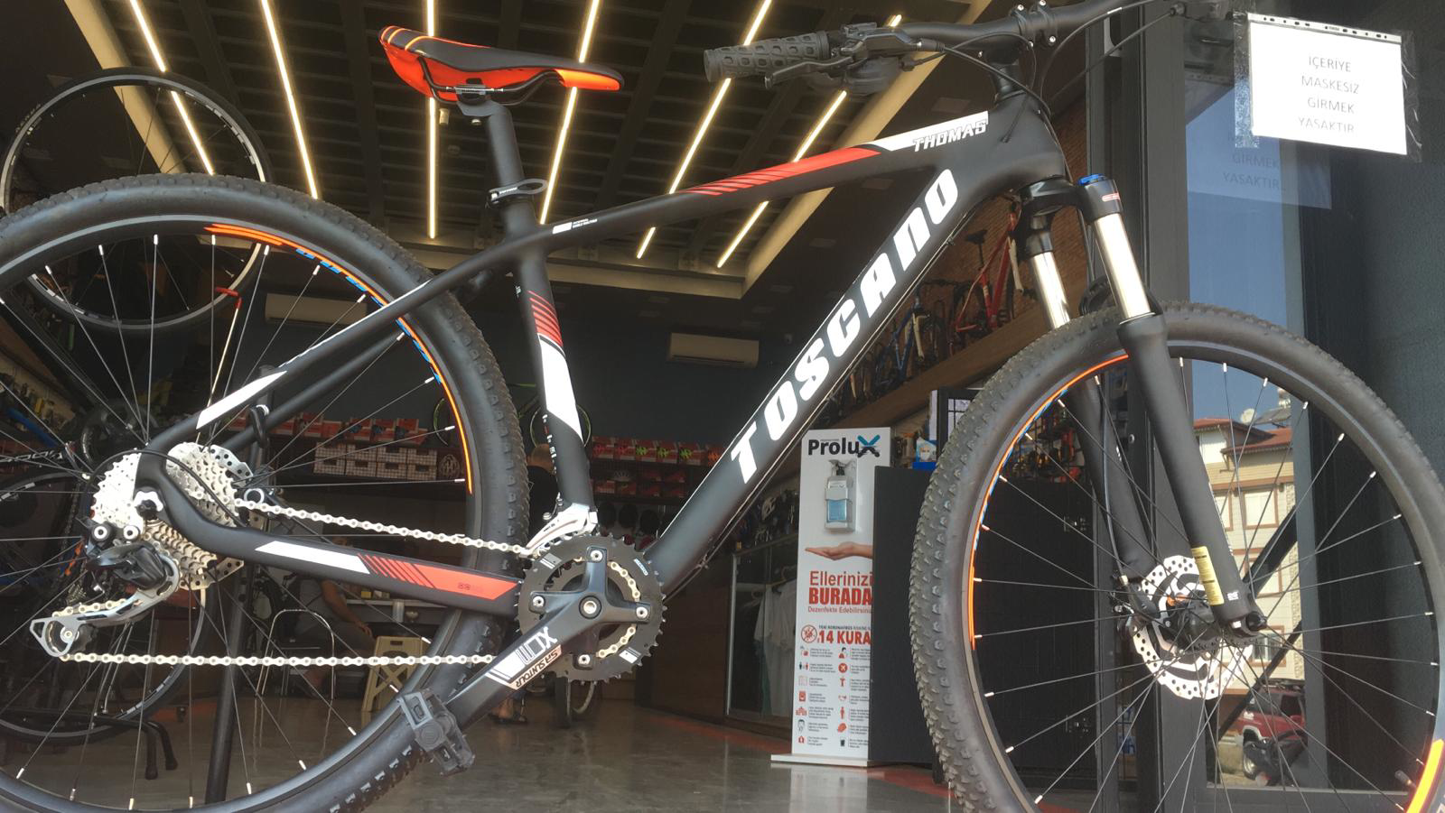 Toscano Thomas Carbon '18 Kadro 29 Jant'(Mat Siyah/Beyaz/Kırmızı)