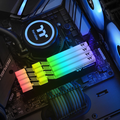 Thermaltake Toughram Rgb Siyah Ddr4-3200Mhz Cl16 16Gb (2X8gb) Dual Bellek Kit