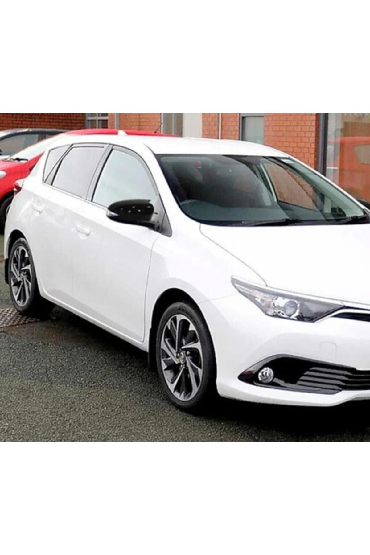 Toyota Auris Yarasa Ayna Kapağı