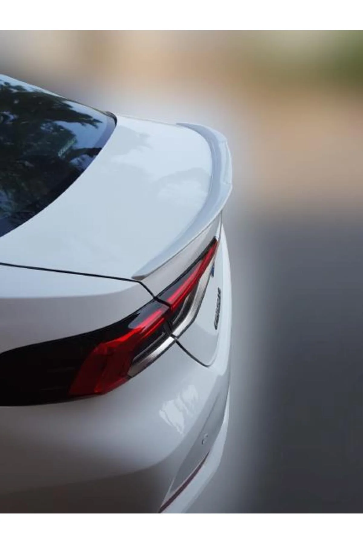 TOYOTA COROLLA 2019- YARASA ASTARLI ANATOMİK SPOİLER (FİBER)